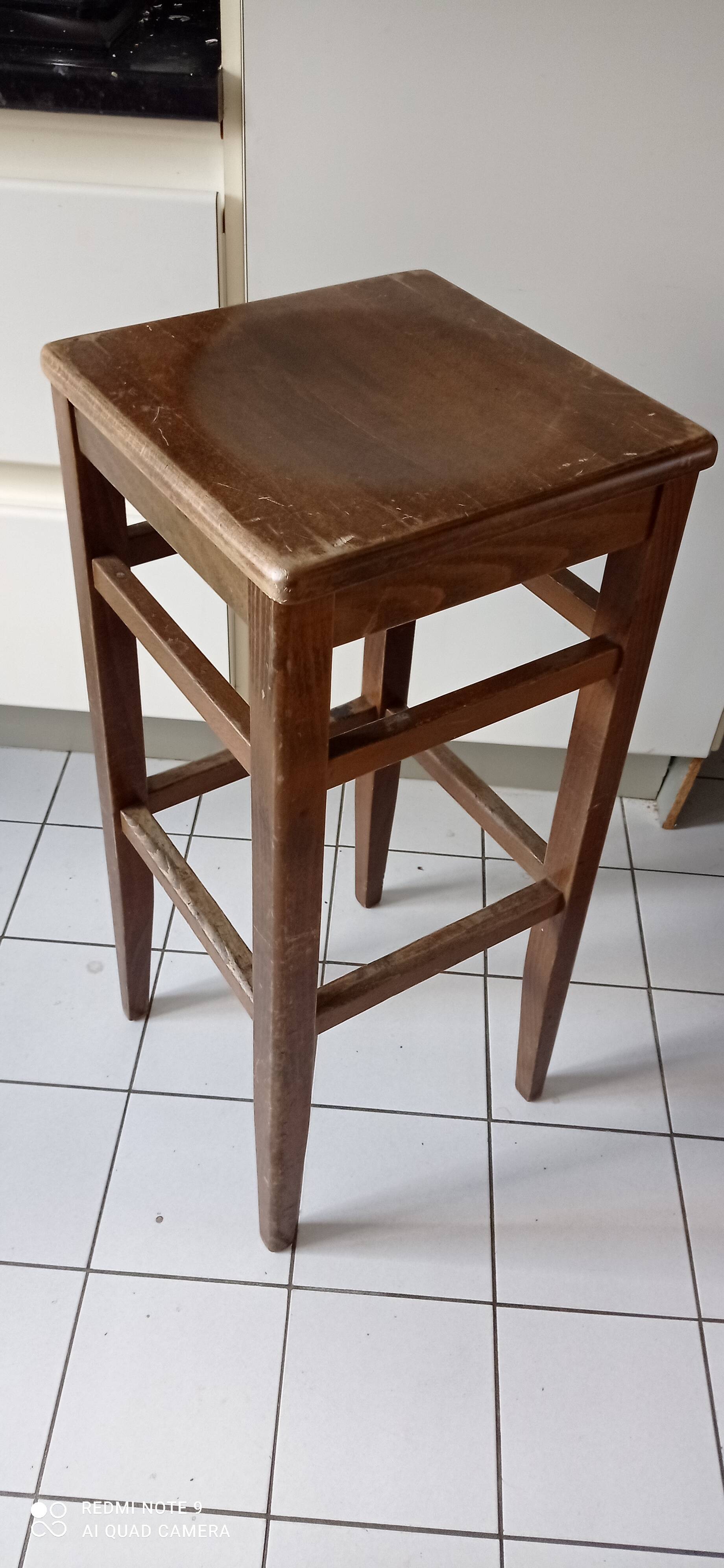 Set of 4 high oak stools 80 cm high