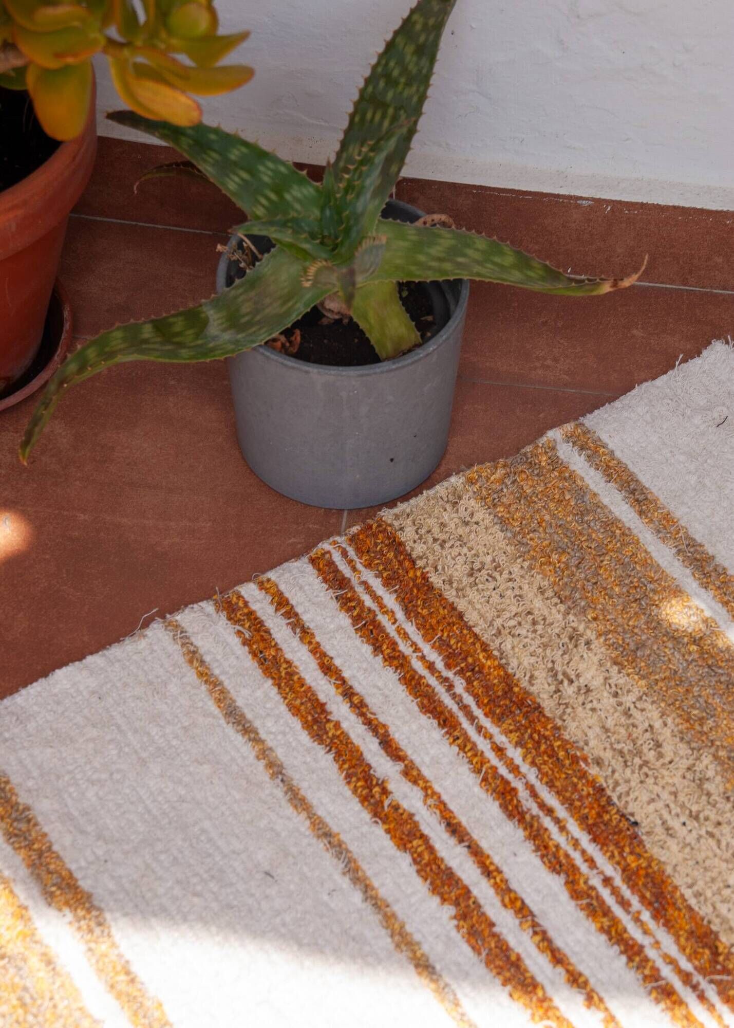 Tapis artisanal tissé main en coton recyclé - 40 x 60 cm