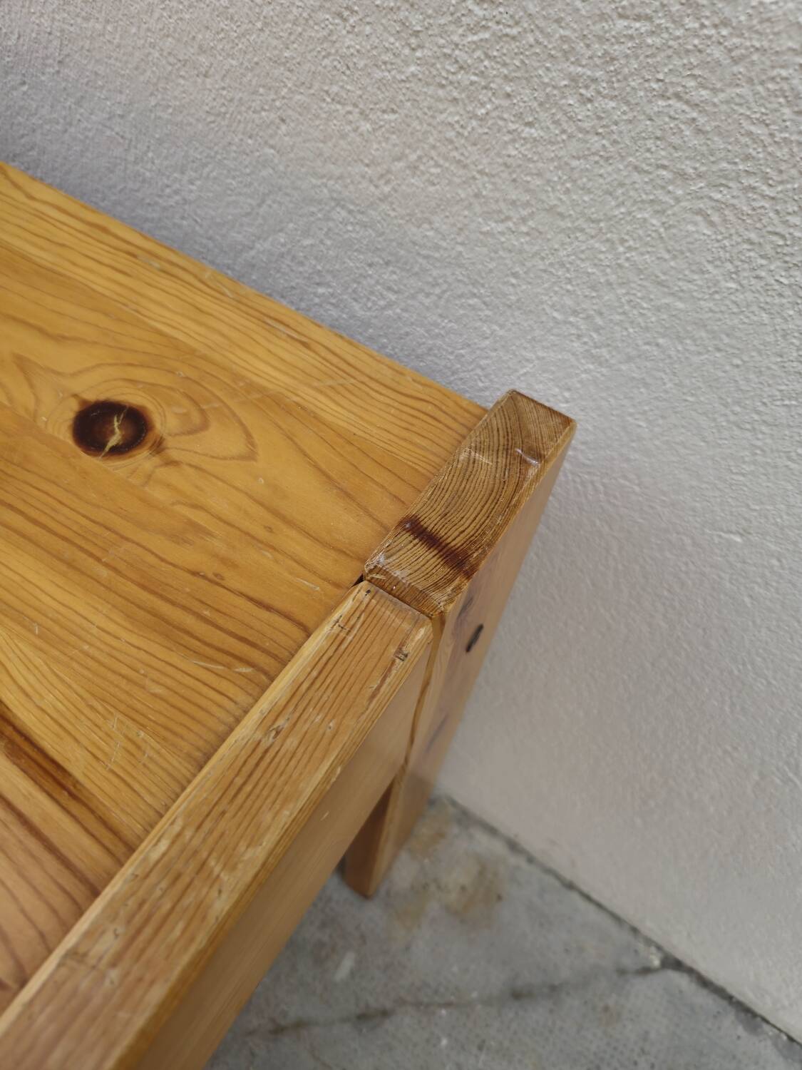 Regain bedside table in vintage pine