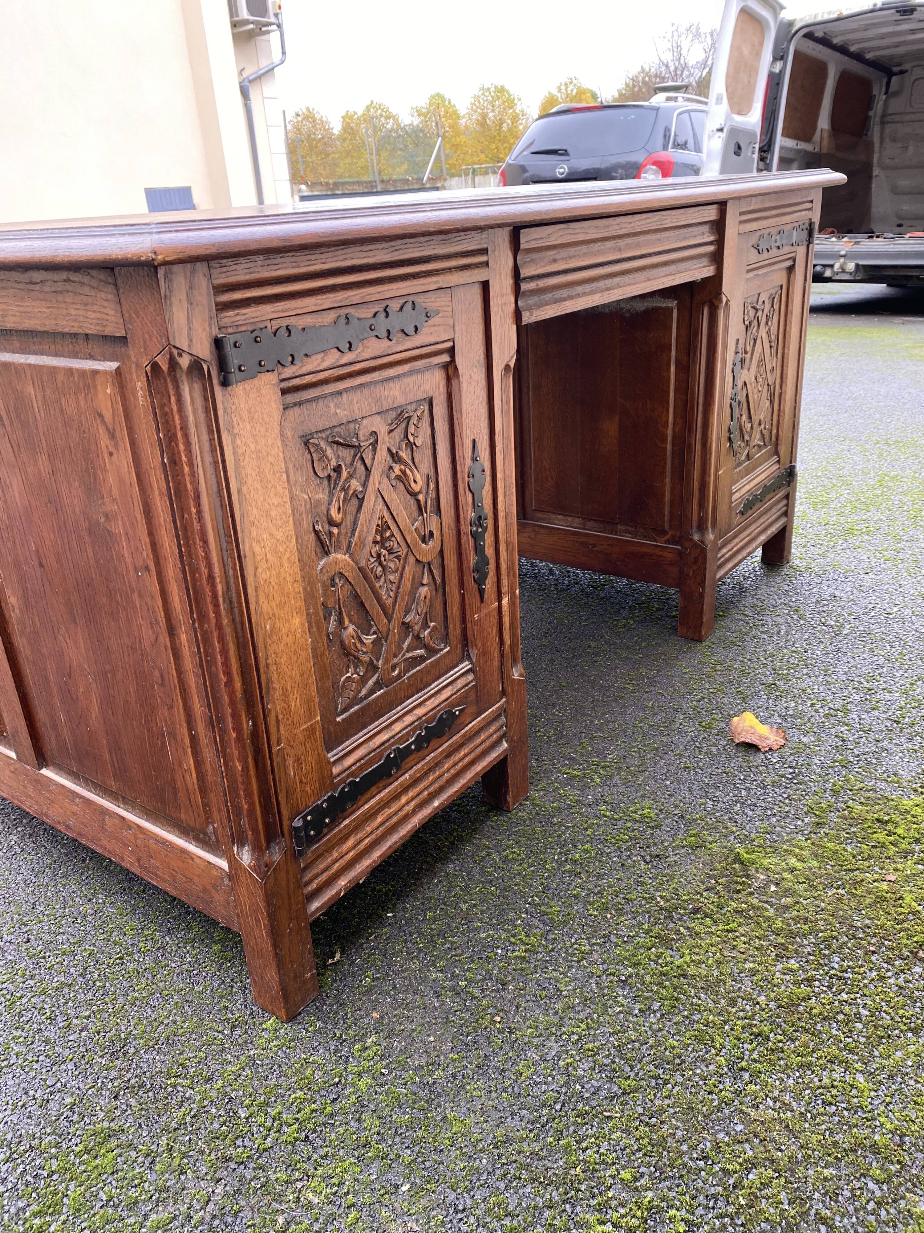 Double-sided desktop