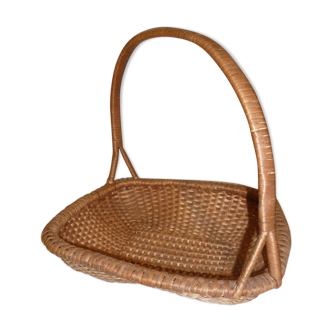 Flat diamond-shaped rattan basket with handle