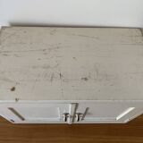 Meuble à poser blanc cassé