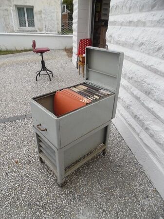 Industrial metal trier