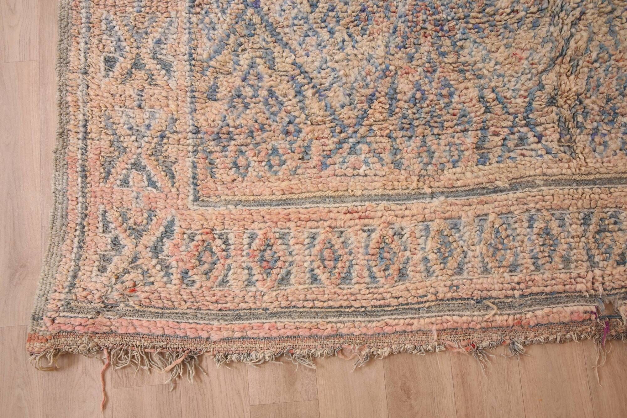Vintage Beni Mguild Rug 208 x 340 cm, Old Moroccan Rug Handmade, Berber Rug