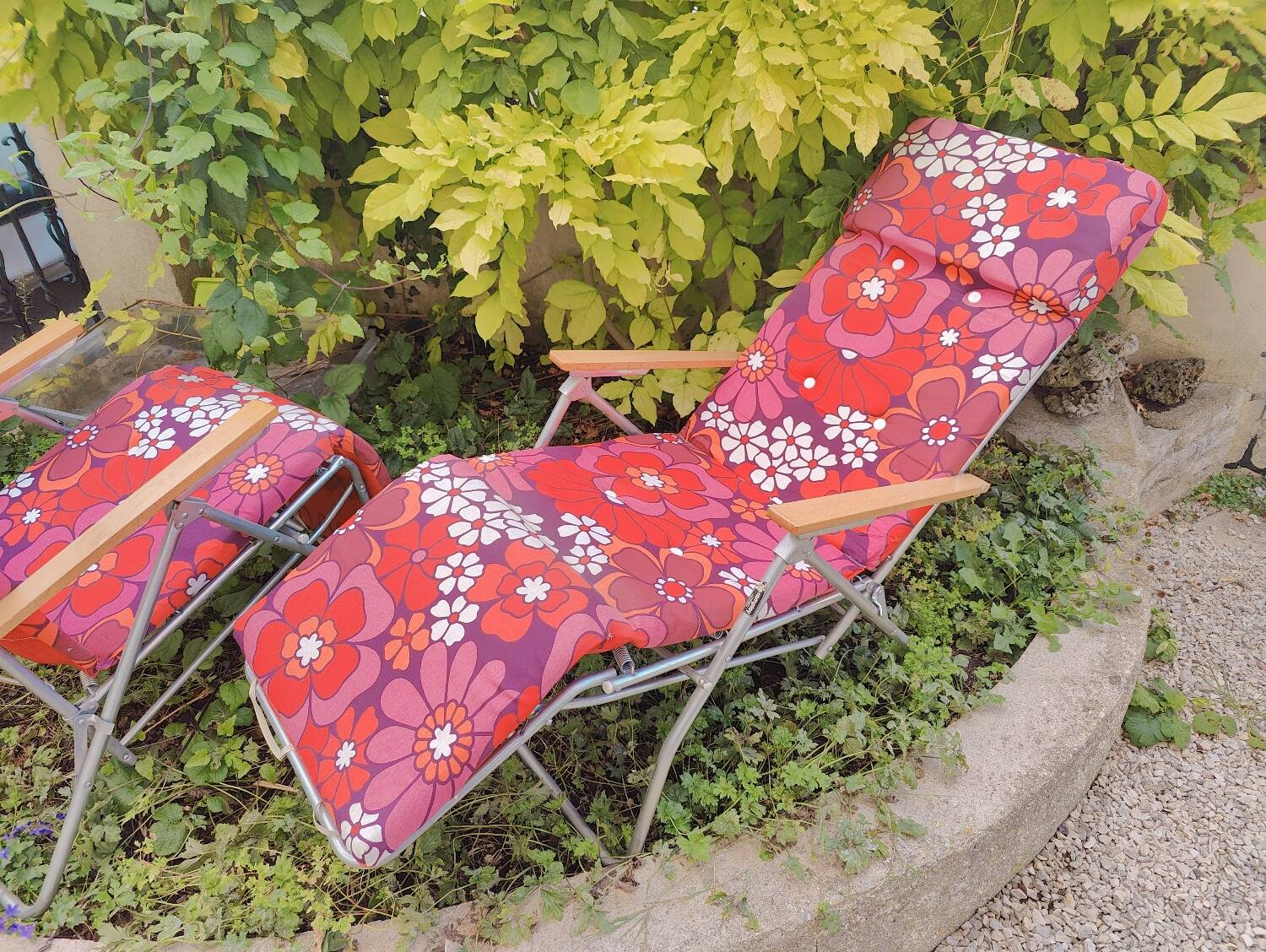 2 vintage floral deckchairs