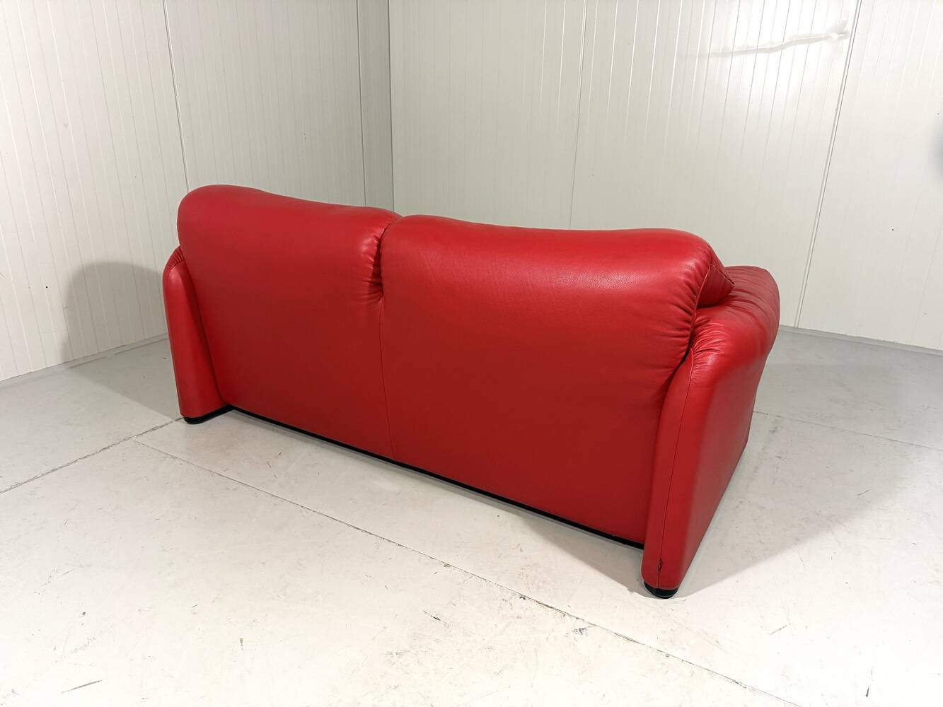 Vico Magistretti red leather Maralunga sofa Cassina
