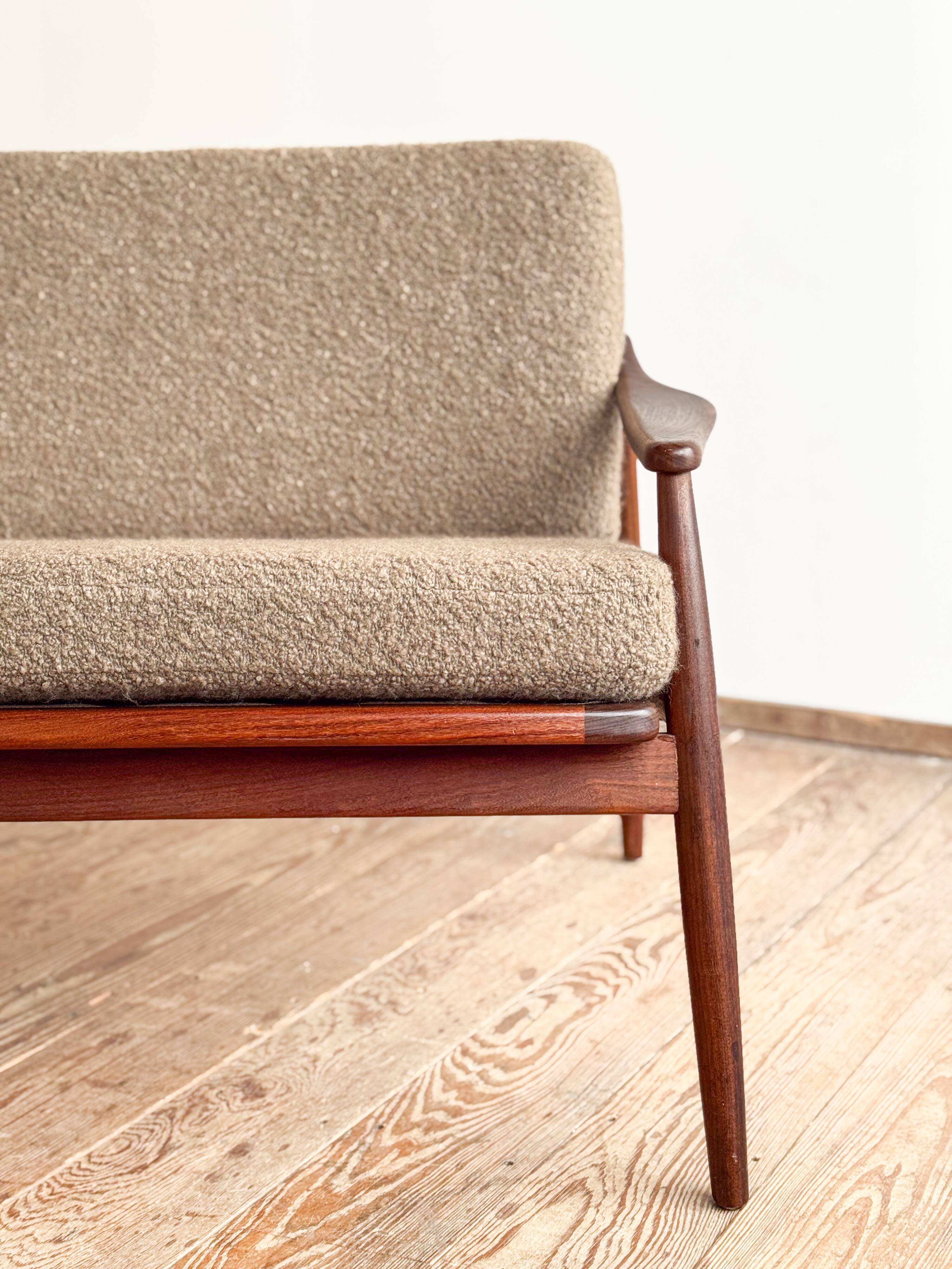 Mid Century Sofa par Hartmut Lohmeyer, teck et cannage