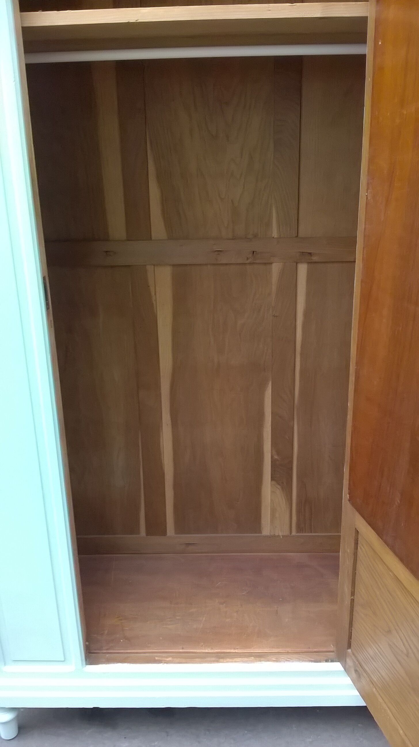 Mint parisian cabinet