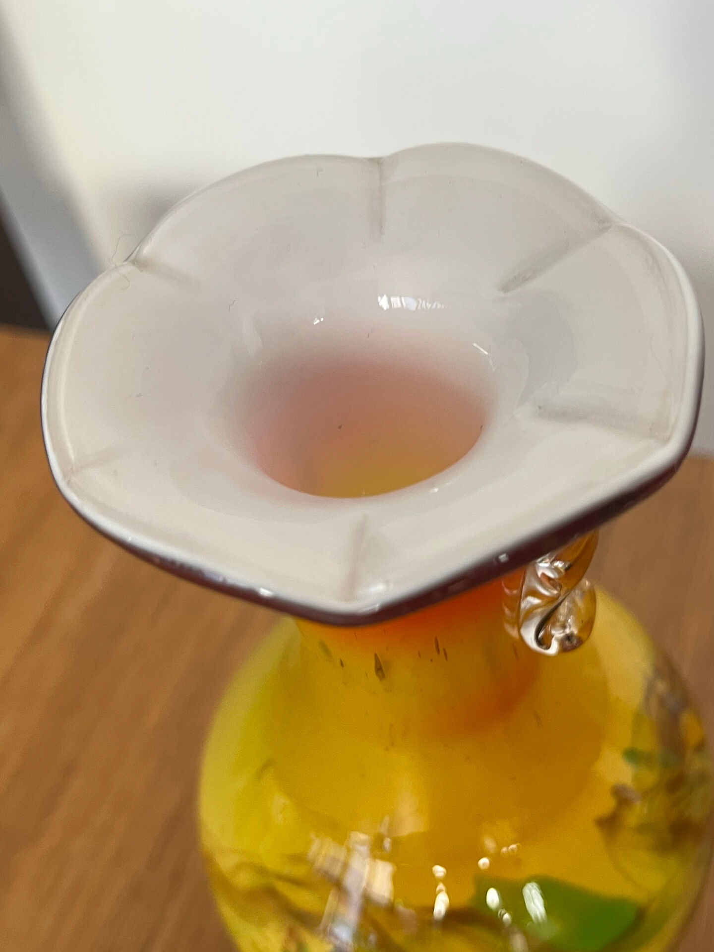Small artisanal vase, blown glass, multicoloured.