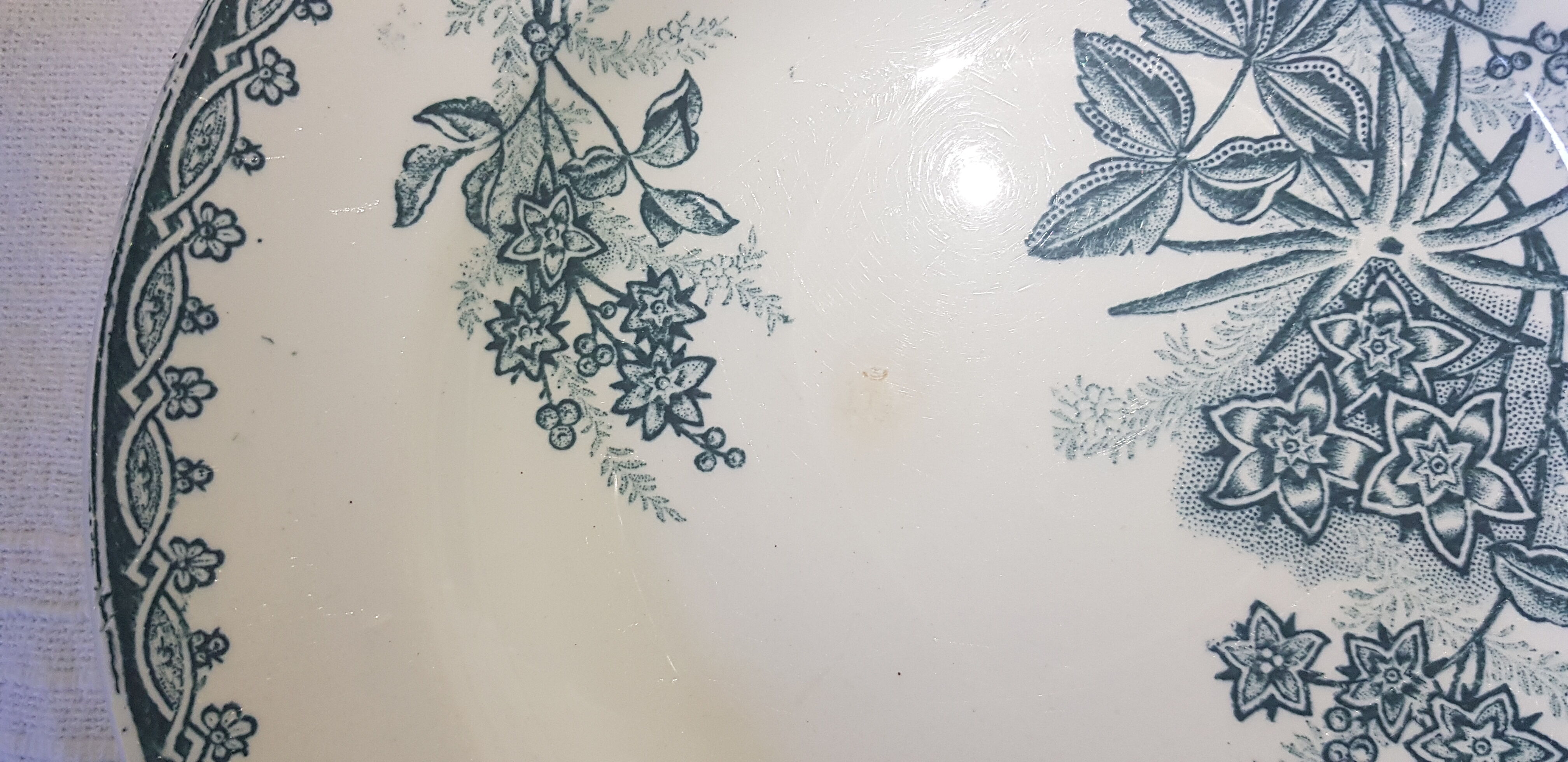5 soup plates in St. Amandinoise earthenware model Margot, iron earth.