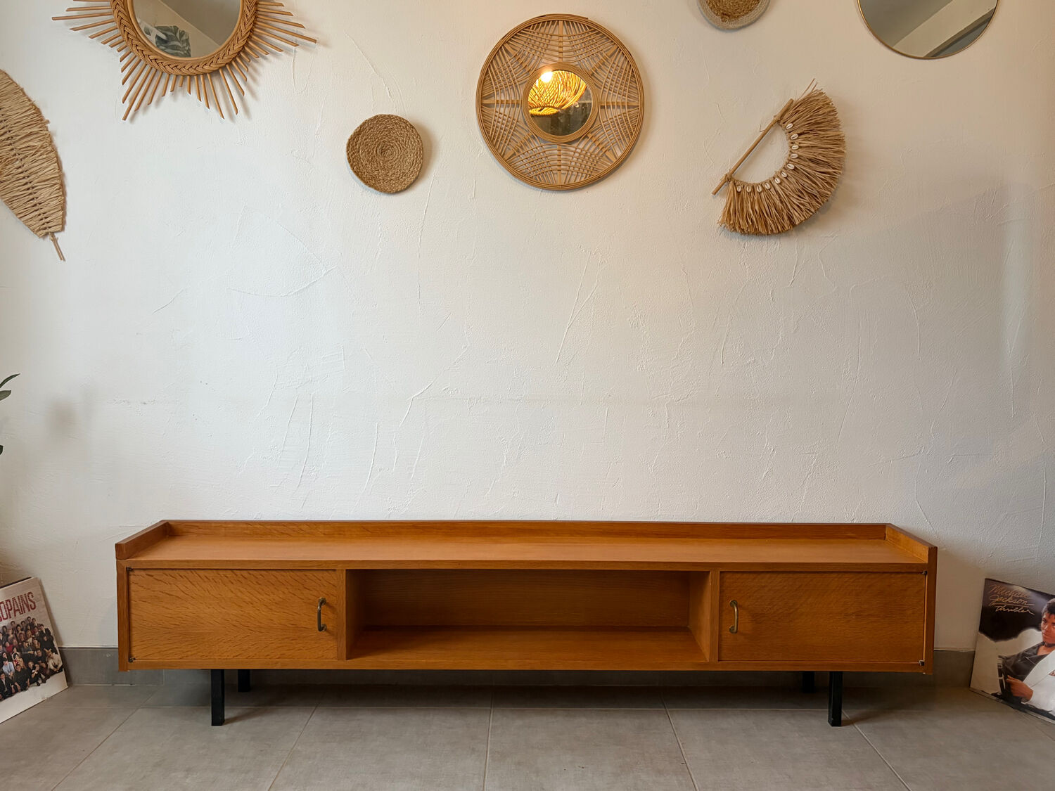Vintage low oak sideboard (shallow)