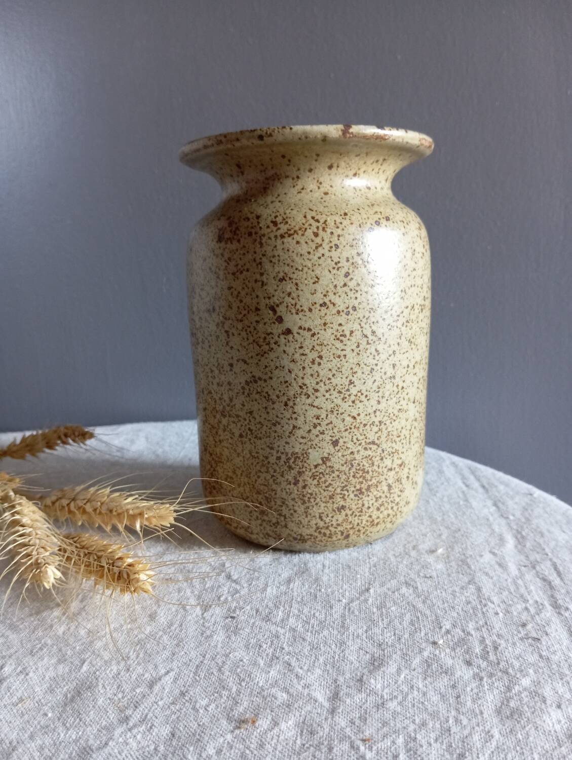 Pyrite sandstone vase with leaf decoration, Vallauris unsigned, 1970