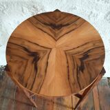 Pedestal table
