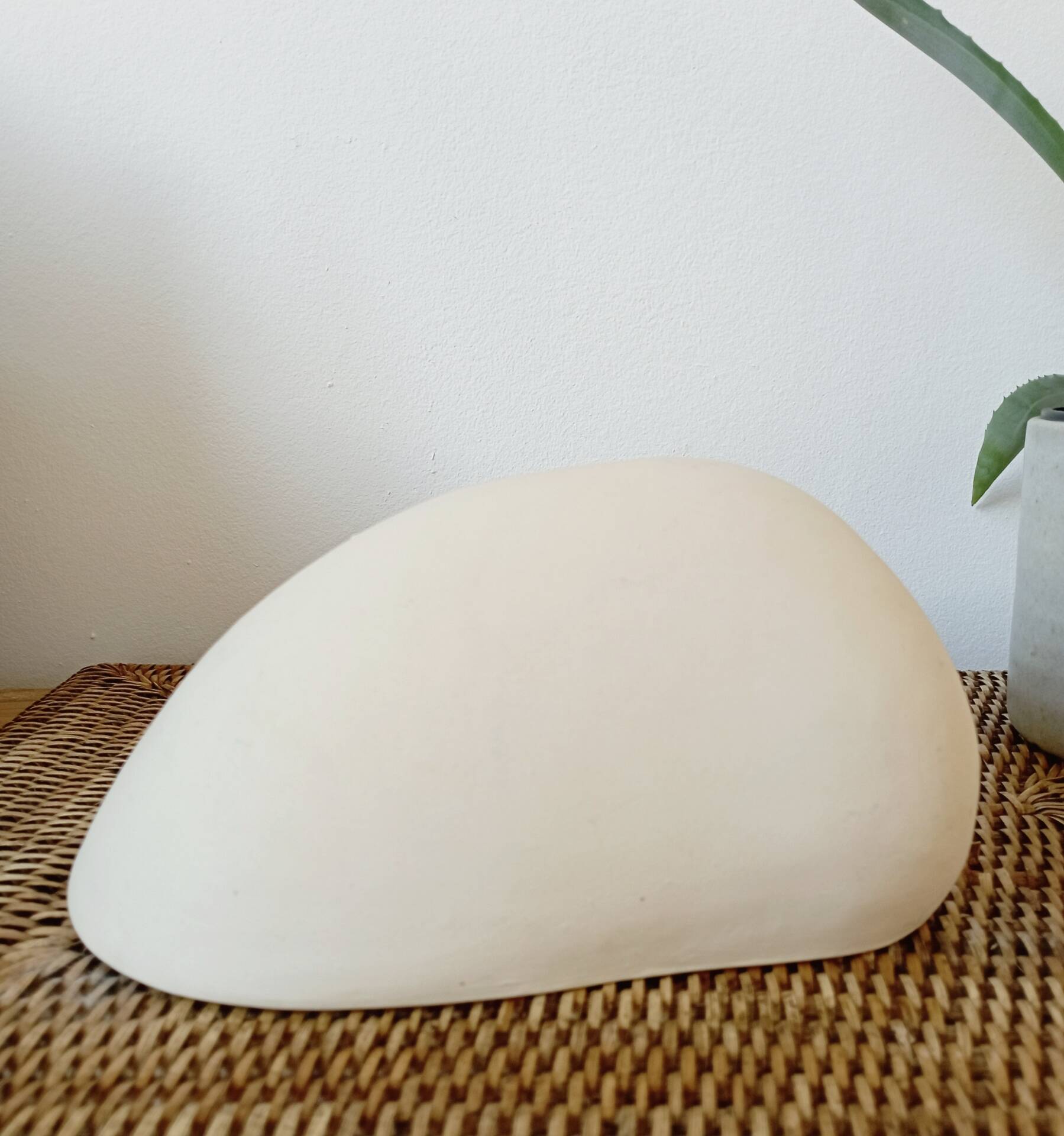 Large vintage shell in glazed ceramic