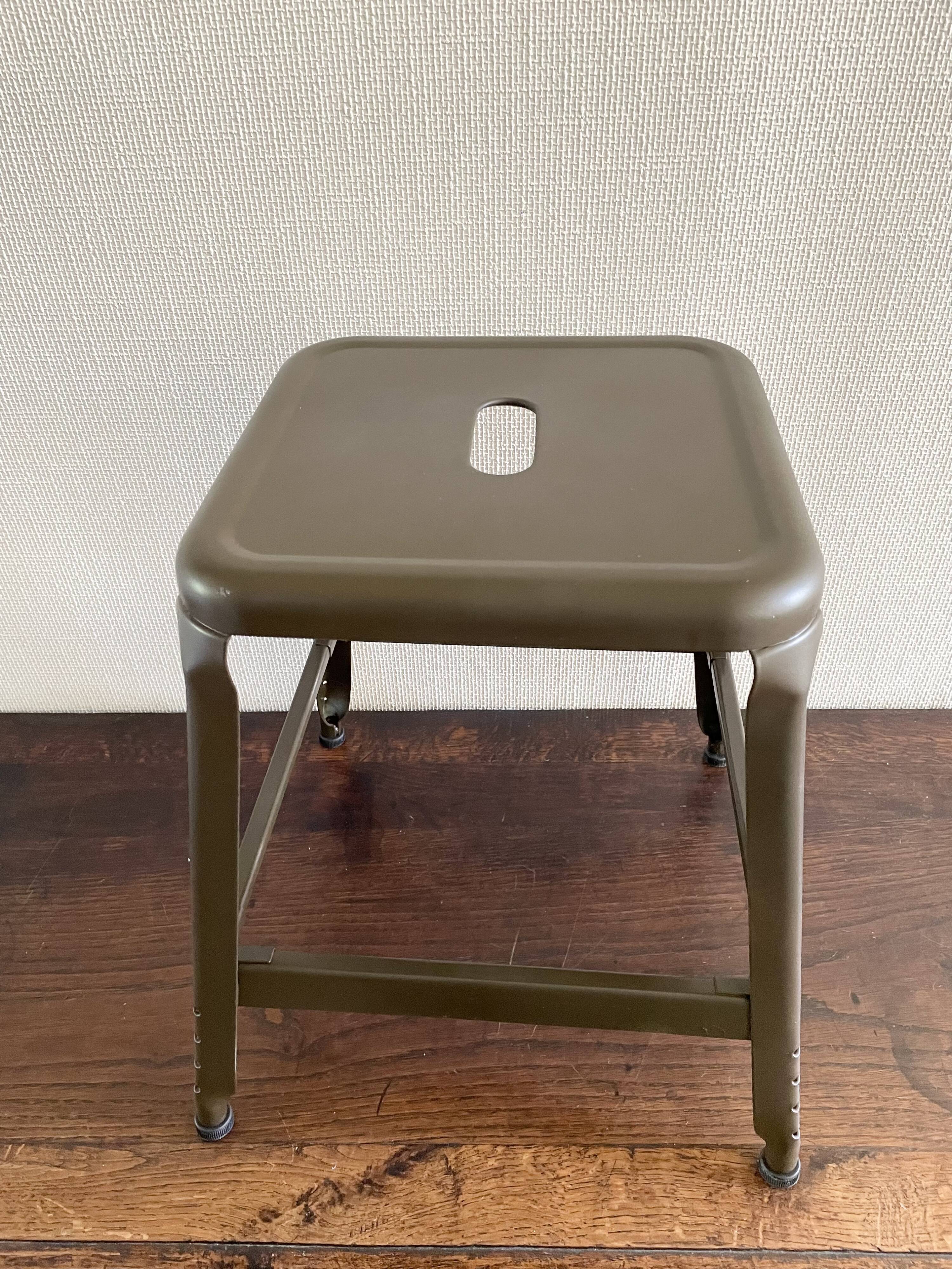 Tabouret métal