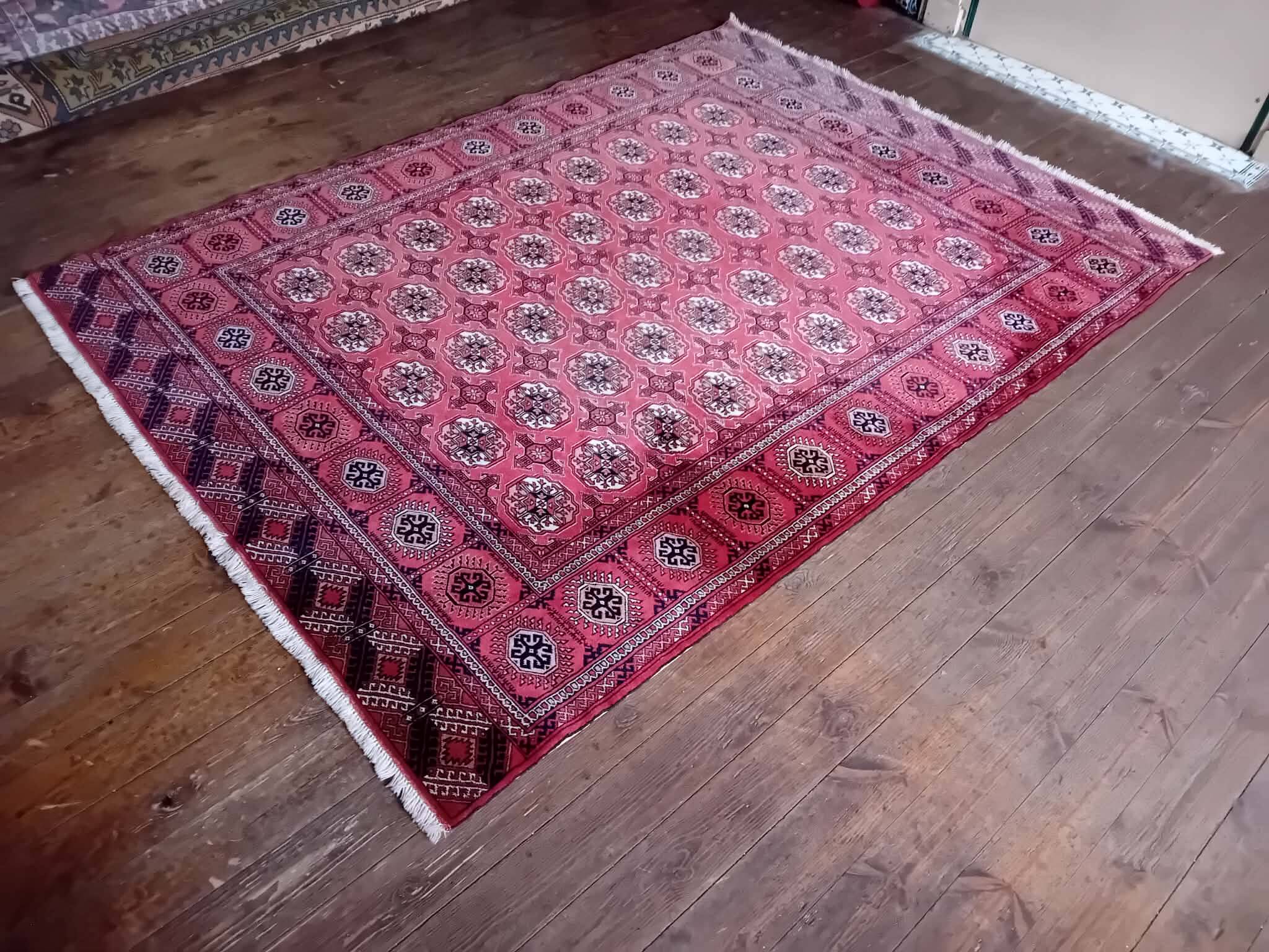 Handmade Persian Boukhara rug 240x175cm
