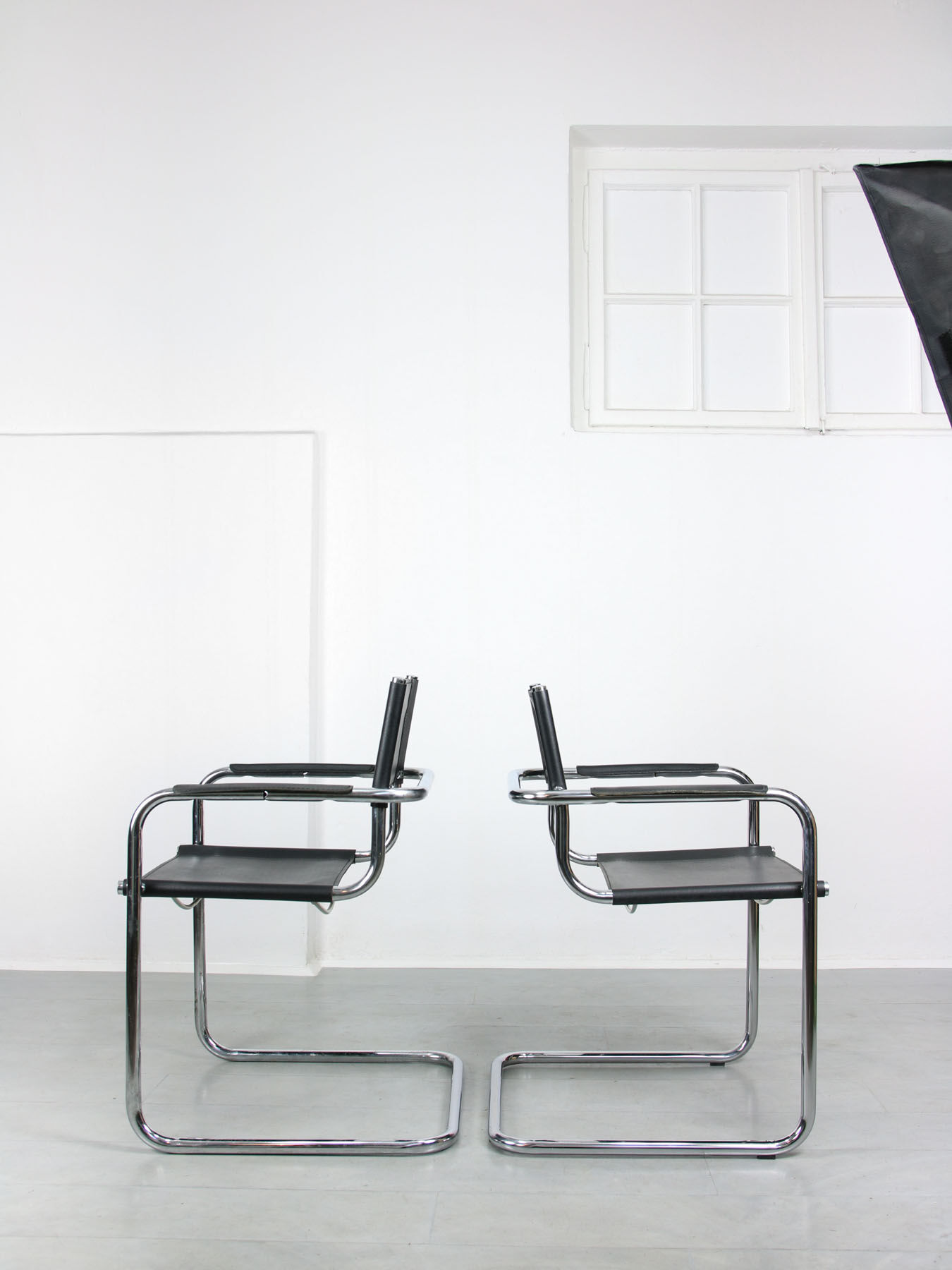 Vintage Bauhaus Cantilever S34 Leather Chair