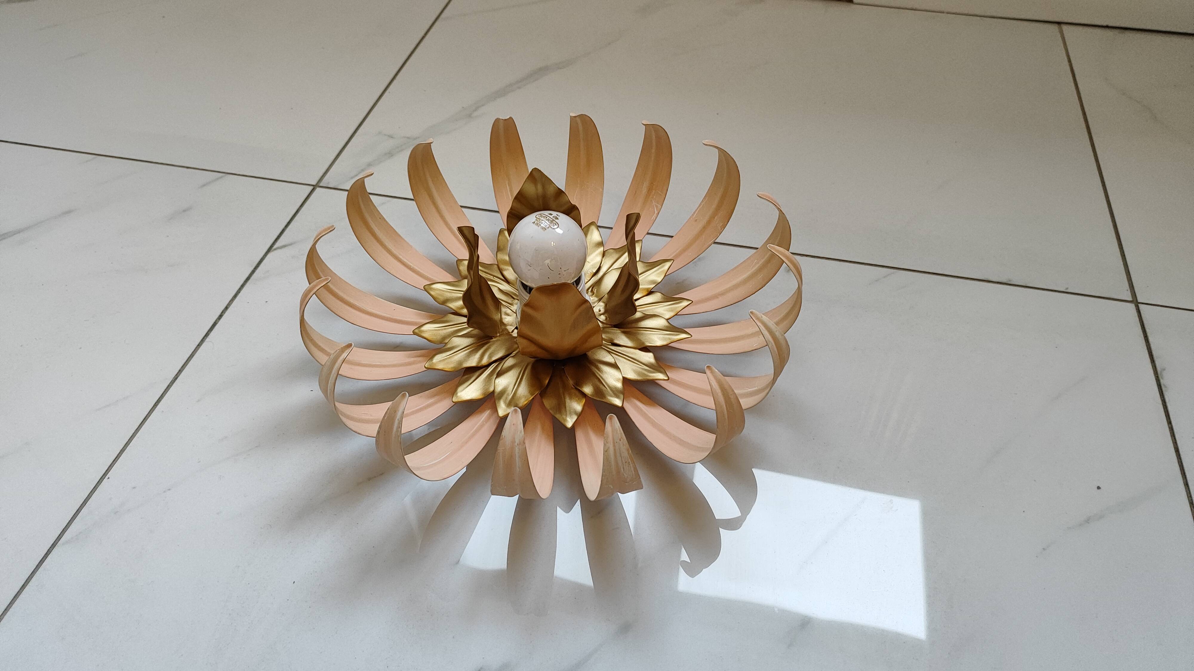 Flower ceiling light
