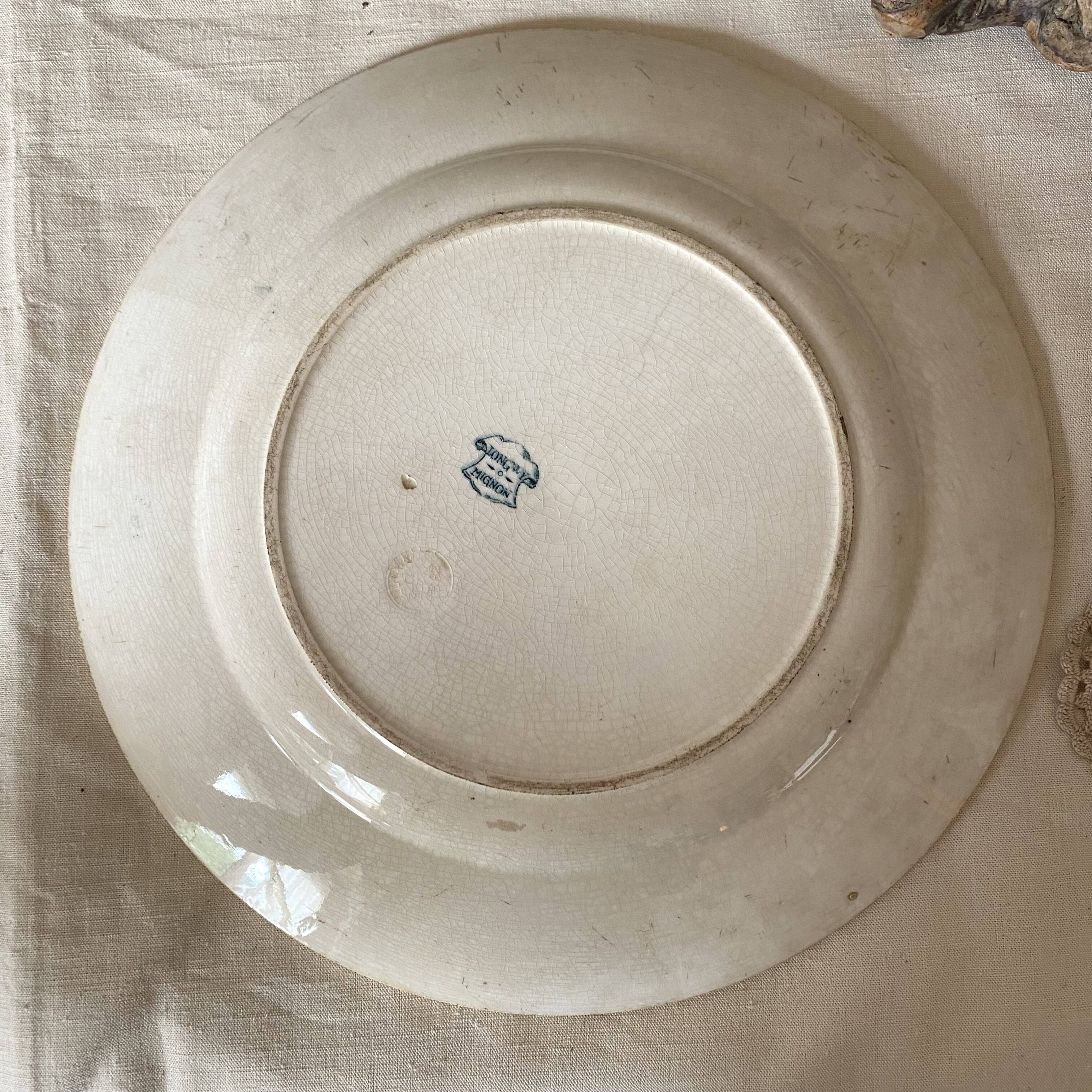 Plat rond en terre de fer Longwy "Mignon"