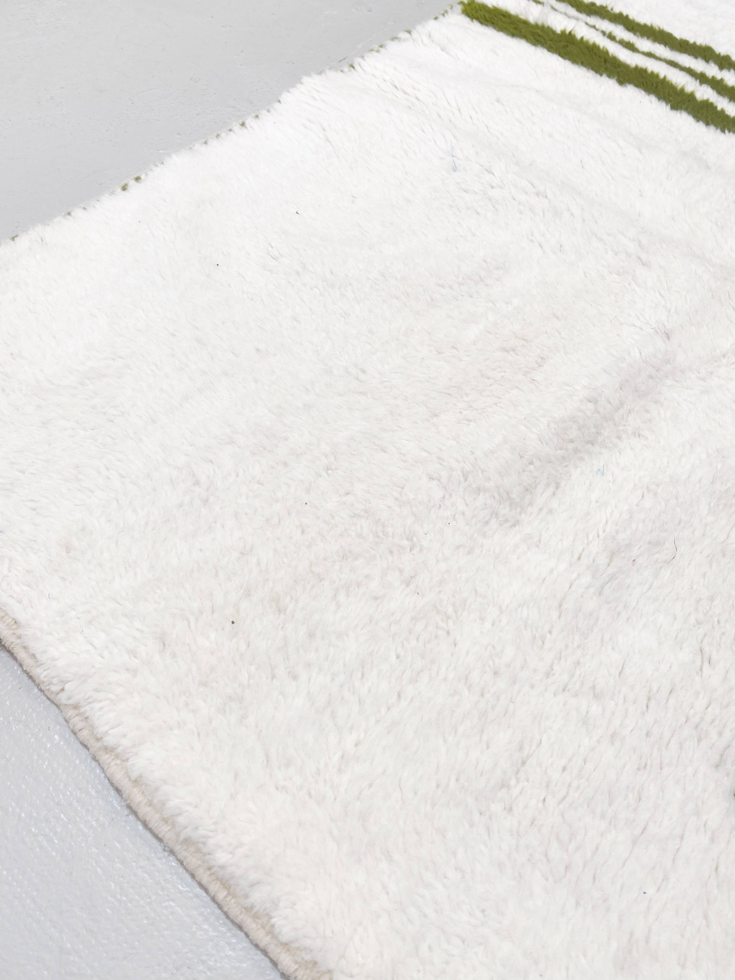 Beni Ouarain Moroccan Berber rug with khaki patterns 2.41x1.68m