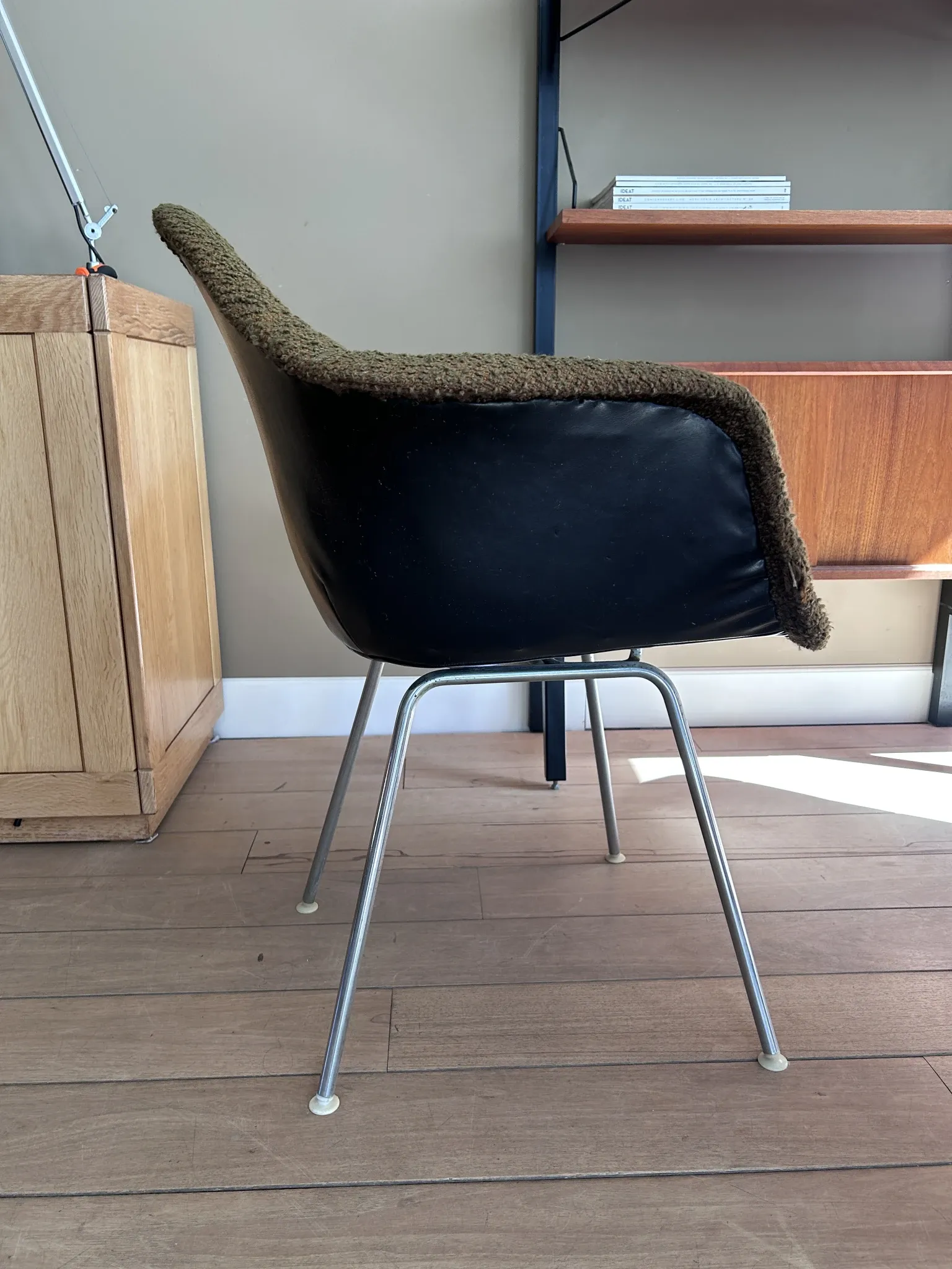 Vintage Herman Miller lounge chair