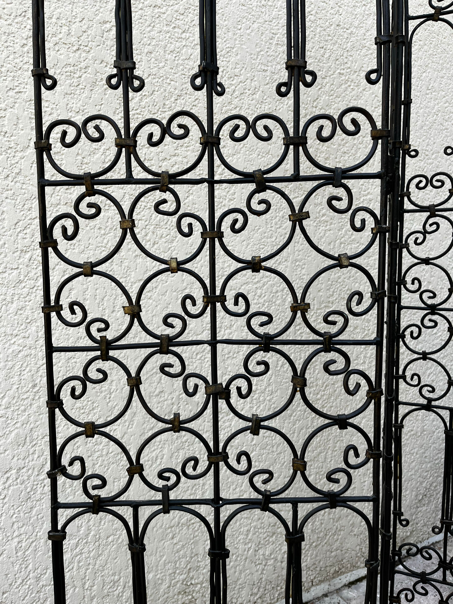 Antique screen