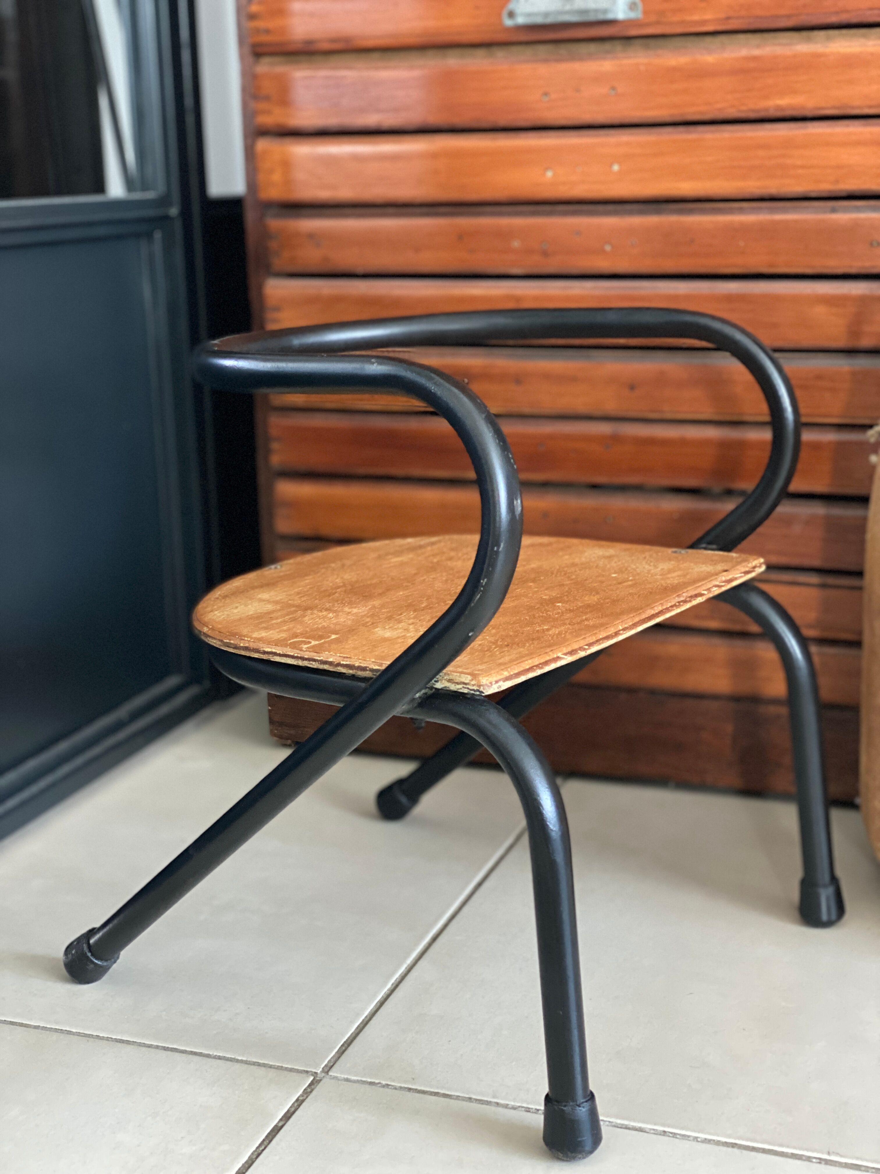 Chaise écolier enfant vintage de Jacques Hitier