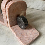 Paire de serre-livres livres en marbre rose et gris