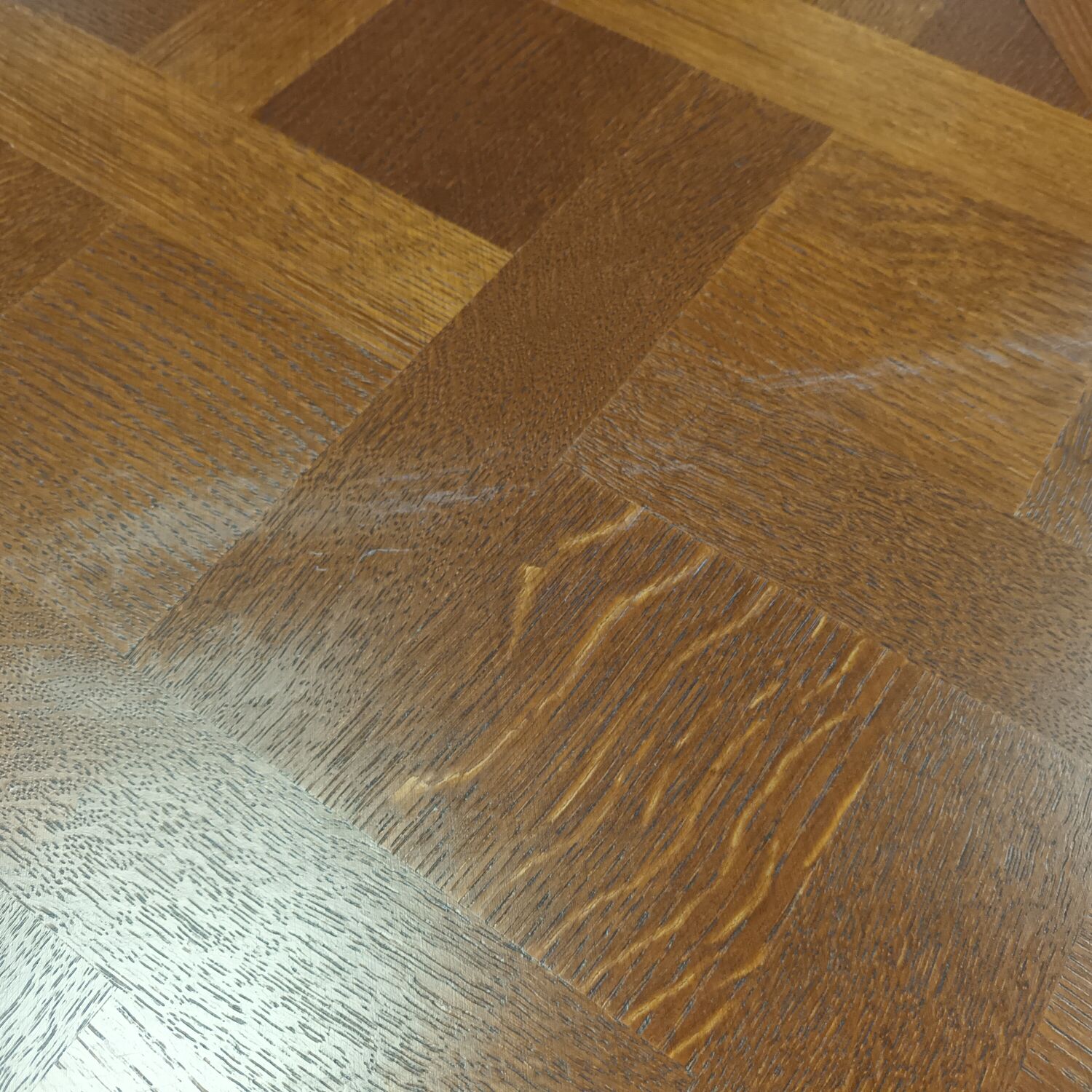 Versailles parquet table