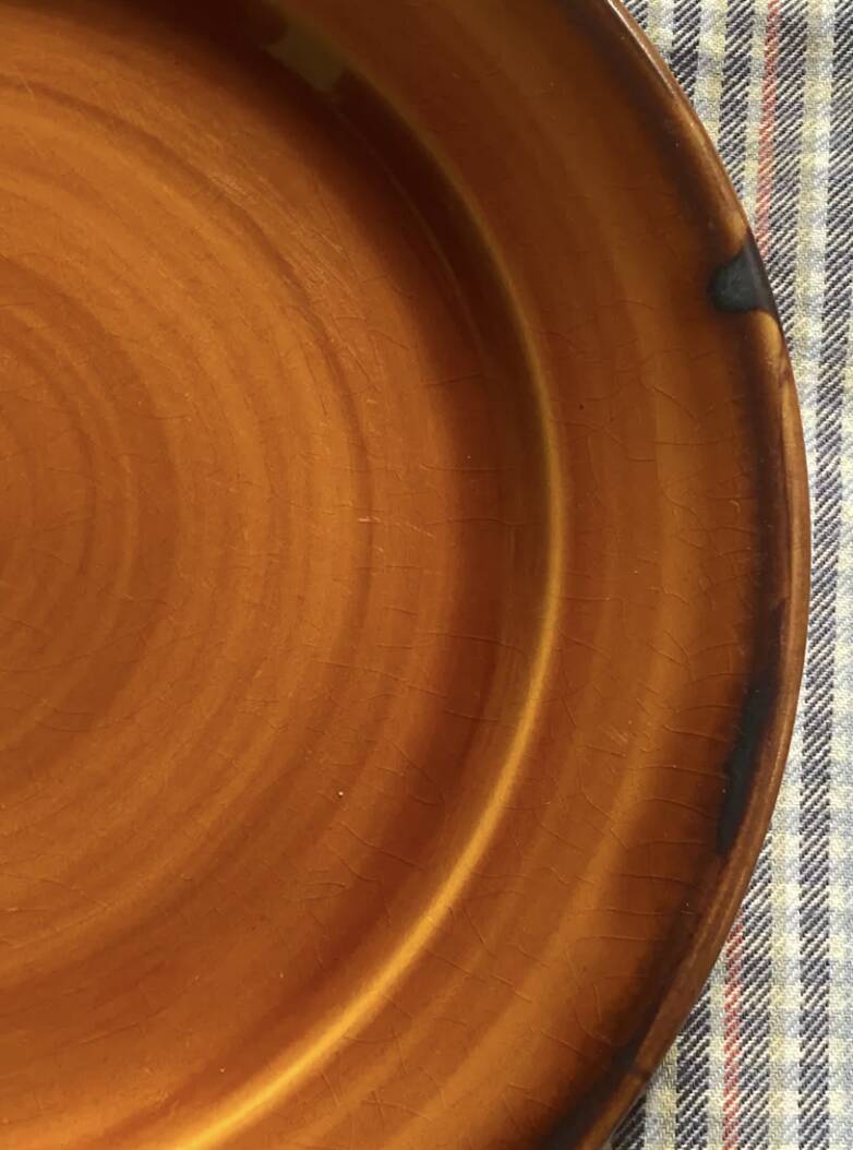 7 Saint Clément flat plates in brown earthenware
