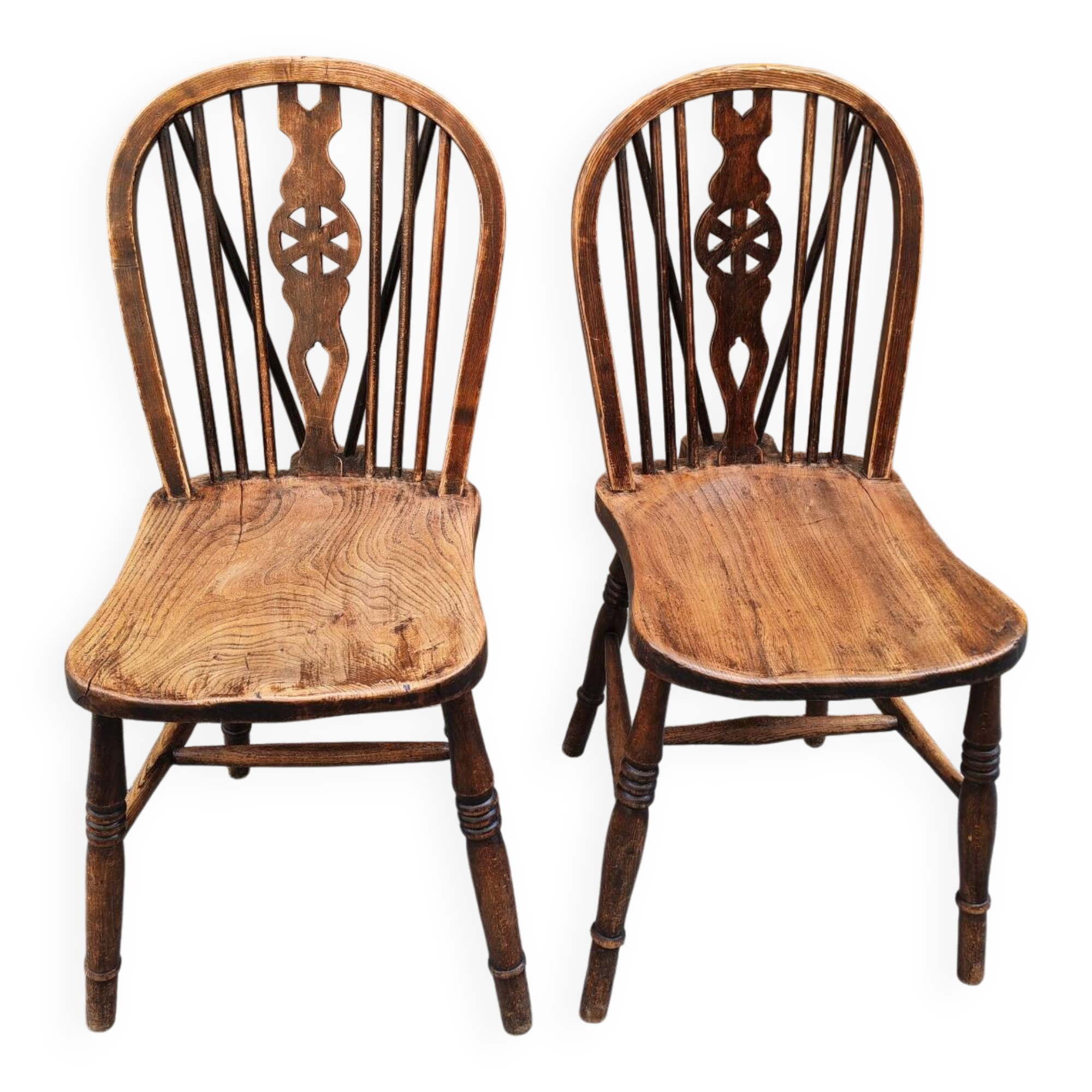 Pair of vintage Windsor chairs in solid elm
