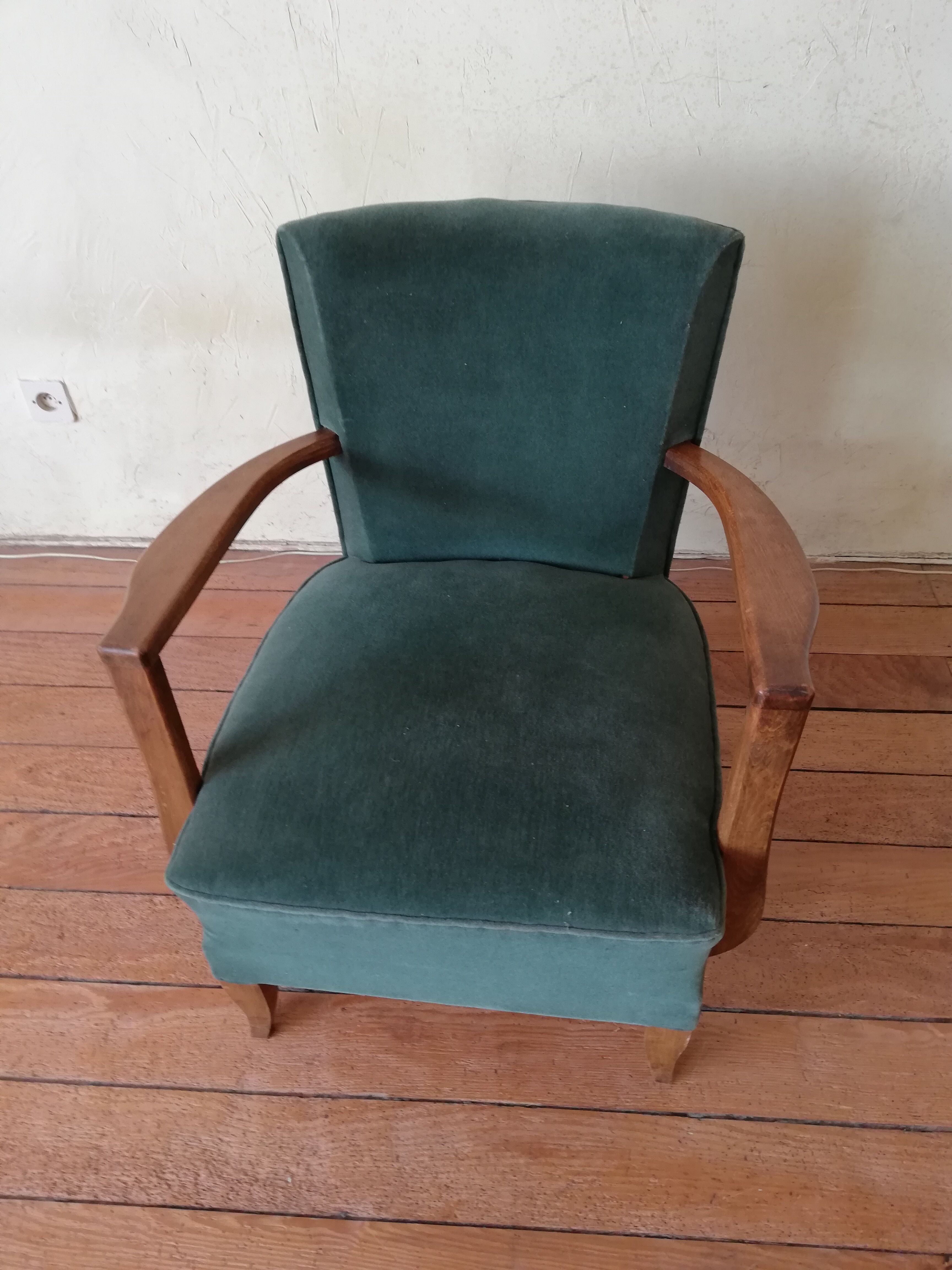 Fauteuil des années 50 velours vert