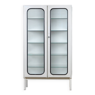 Armoire à pharmacie en fer et verre, années 1970