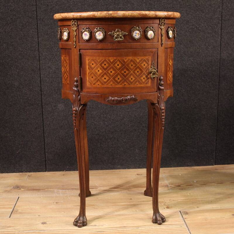 Paire de tables de chevet françaises en marqueterie