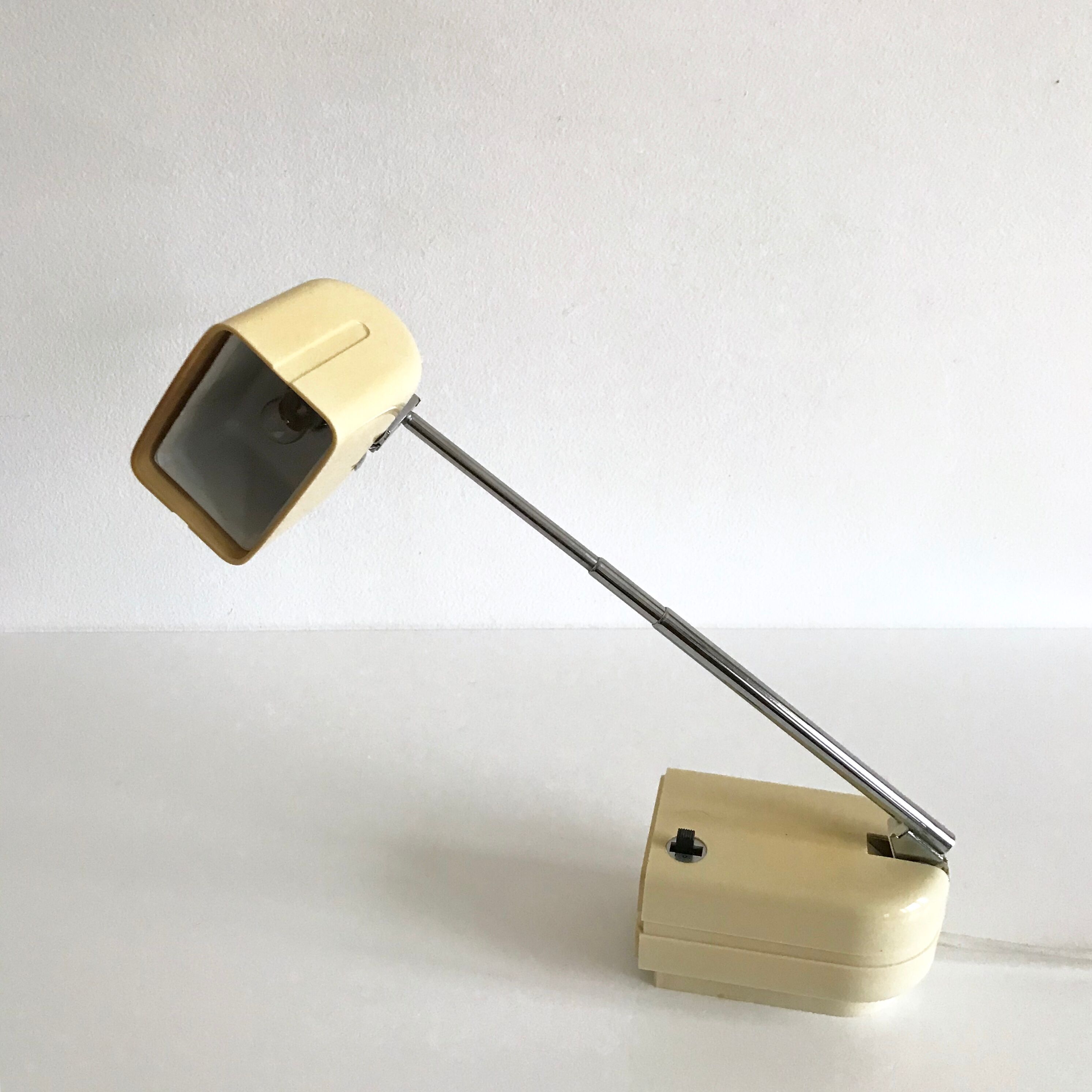 Lampe pilule télescopique Winner années 70