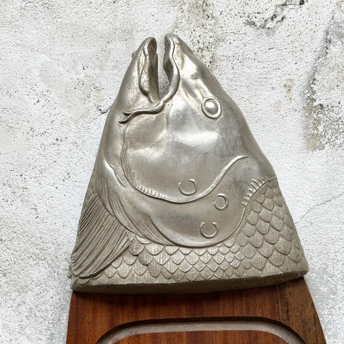 Fish cutting board
