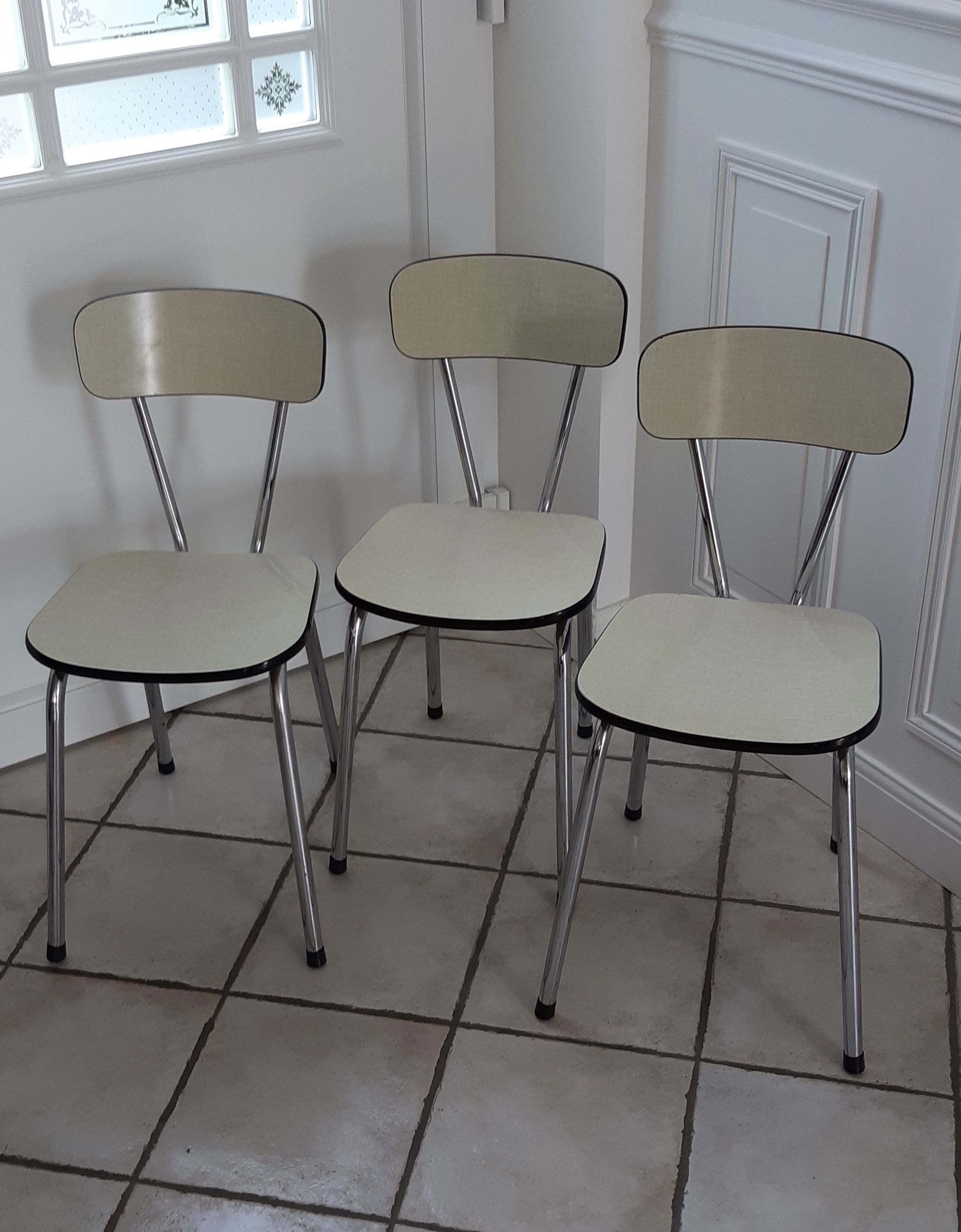 Set of 3 pale yellow chairs in Formica 70s