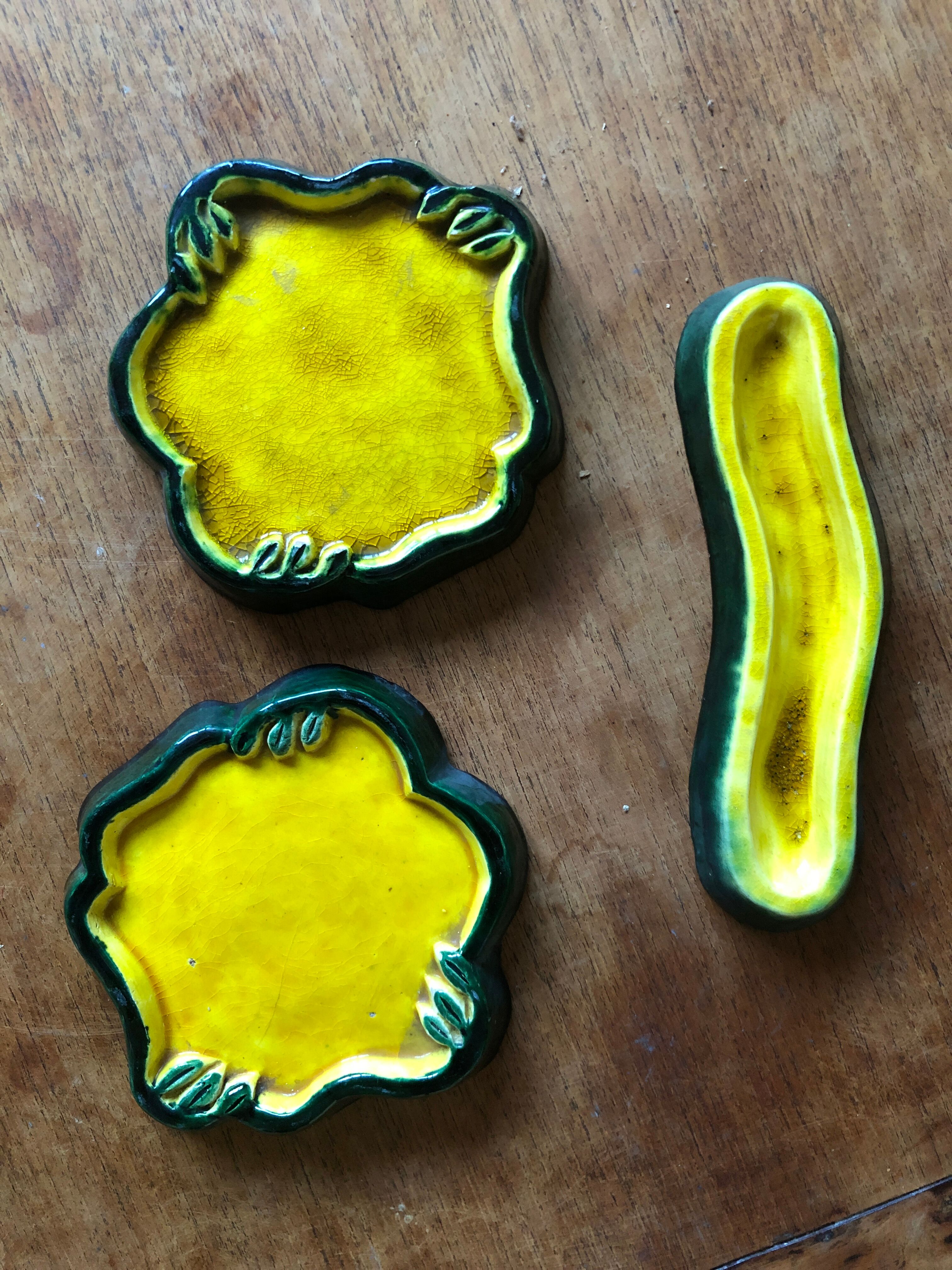Set of 3 enamelled cracked ceramics signed Jeannine Gilles