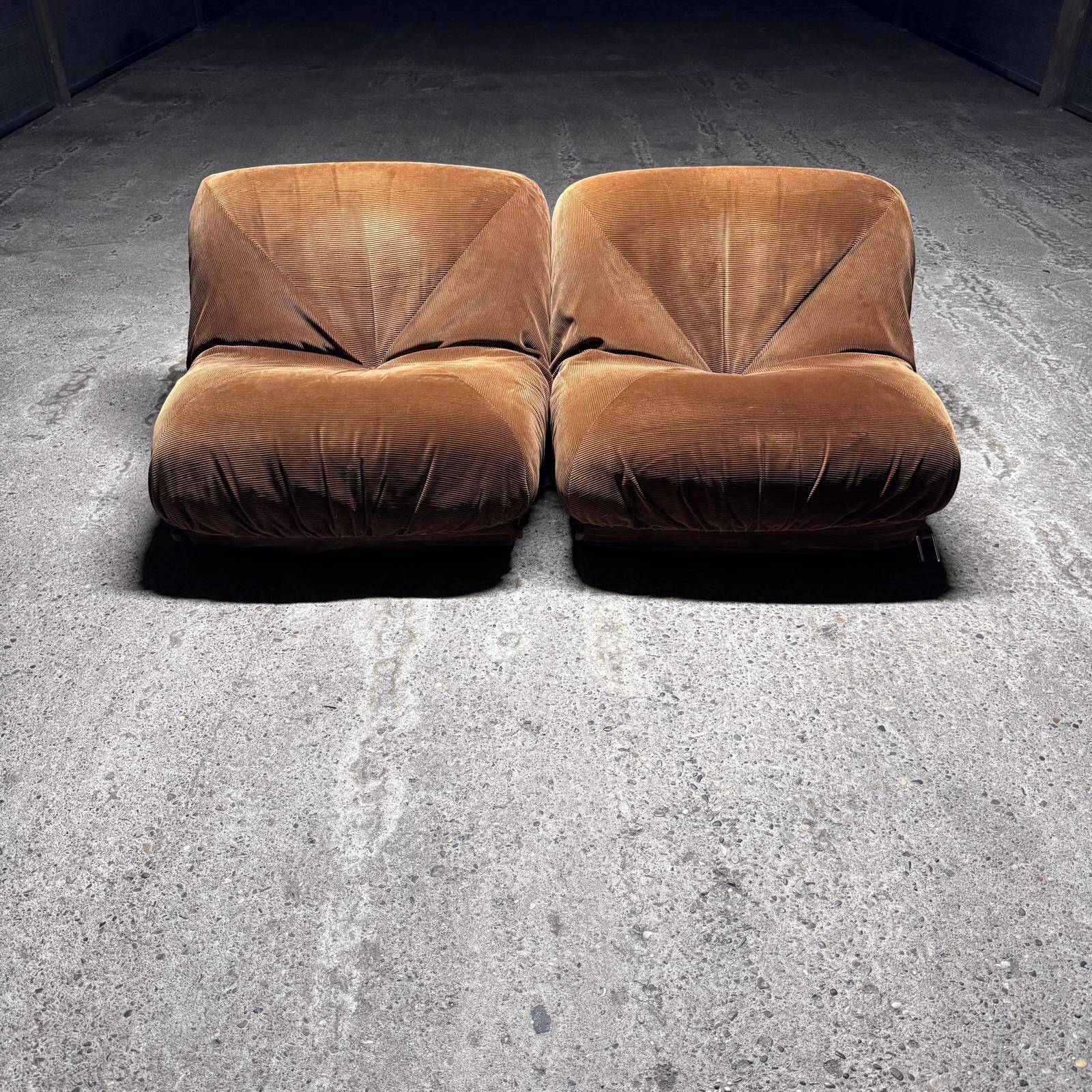 Chauffeuse et pouf "Patate" édités par Airborne, 1970