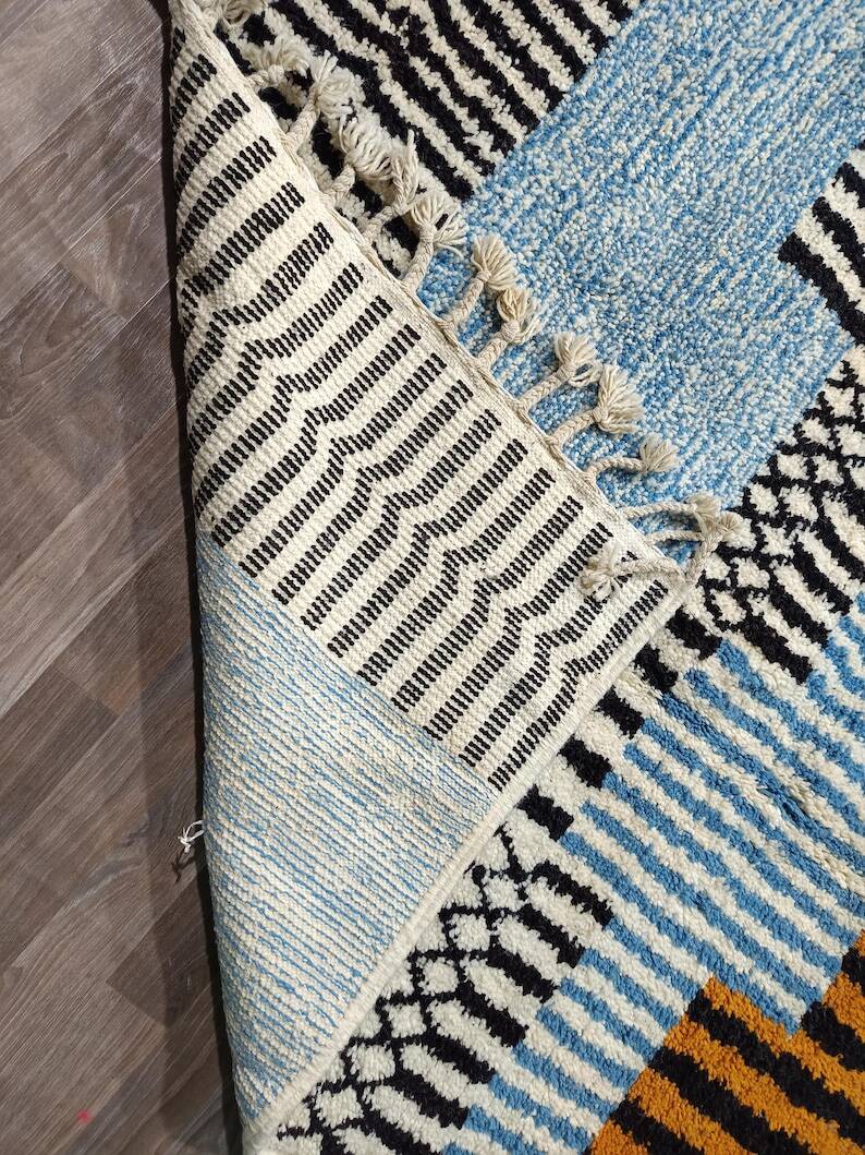 Magnificent handmade rug 200cm x 300cm