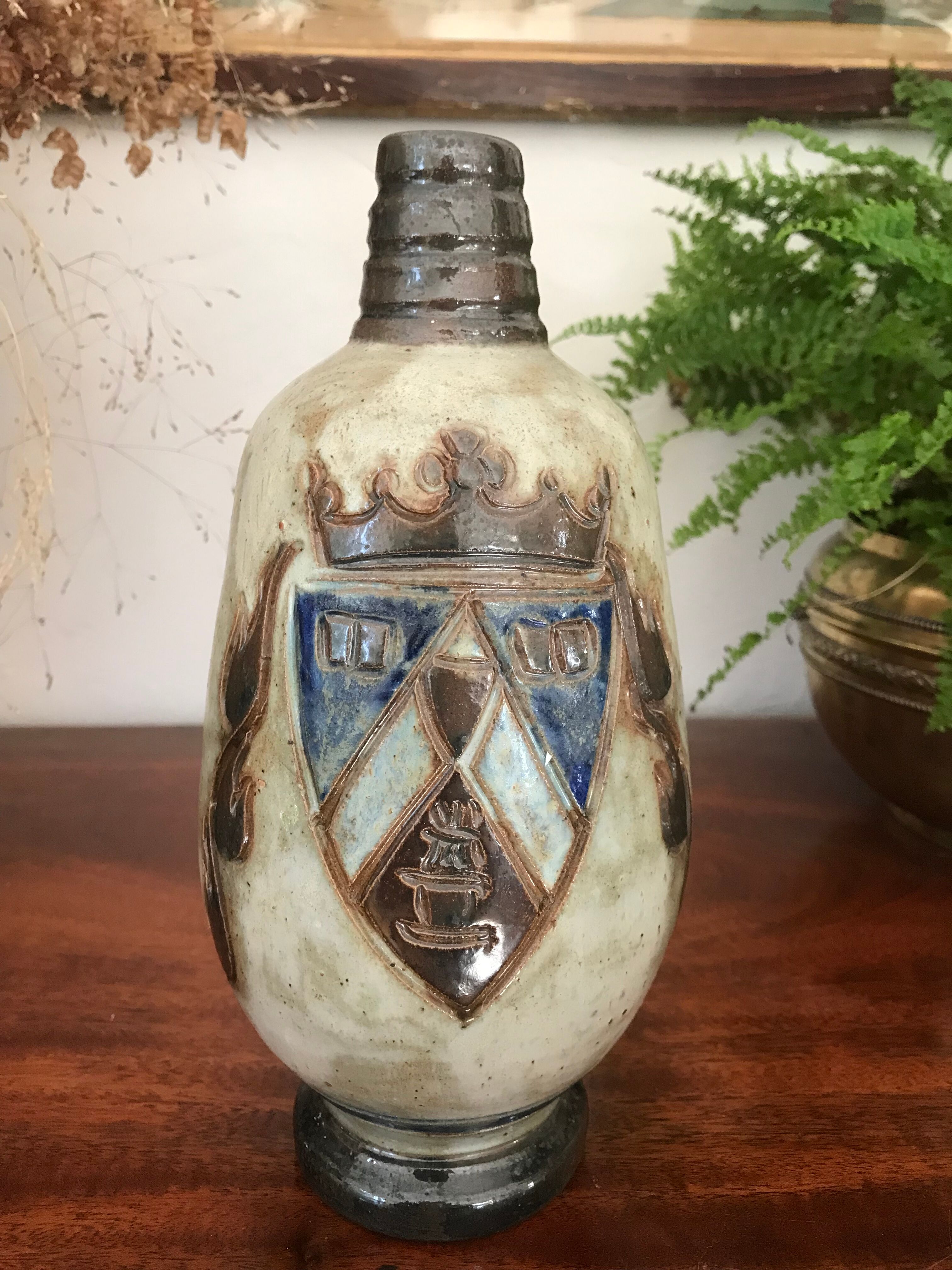 Sandstone vase signed Guérin