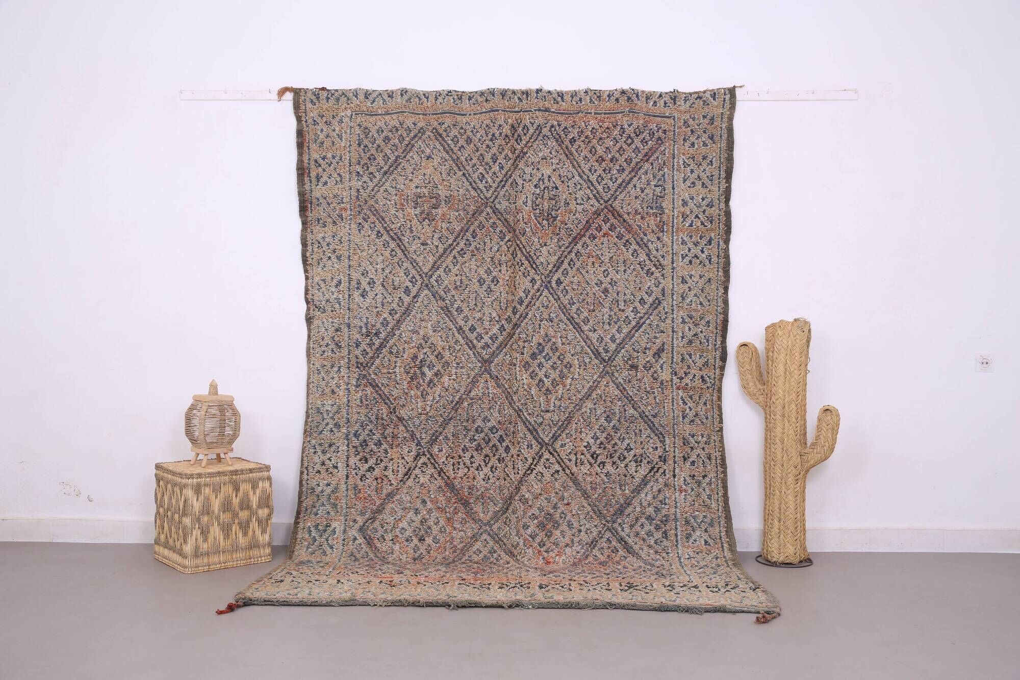Vintage Moroccan Beni Mguild Rug 194 x 270 cm - Berber Wool Rug Handmade