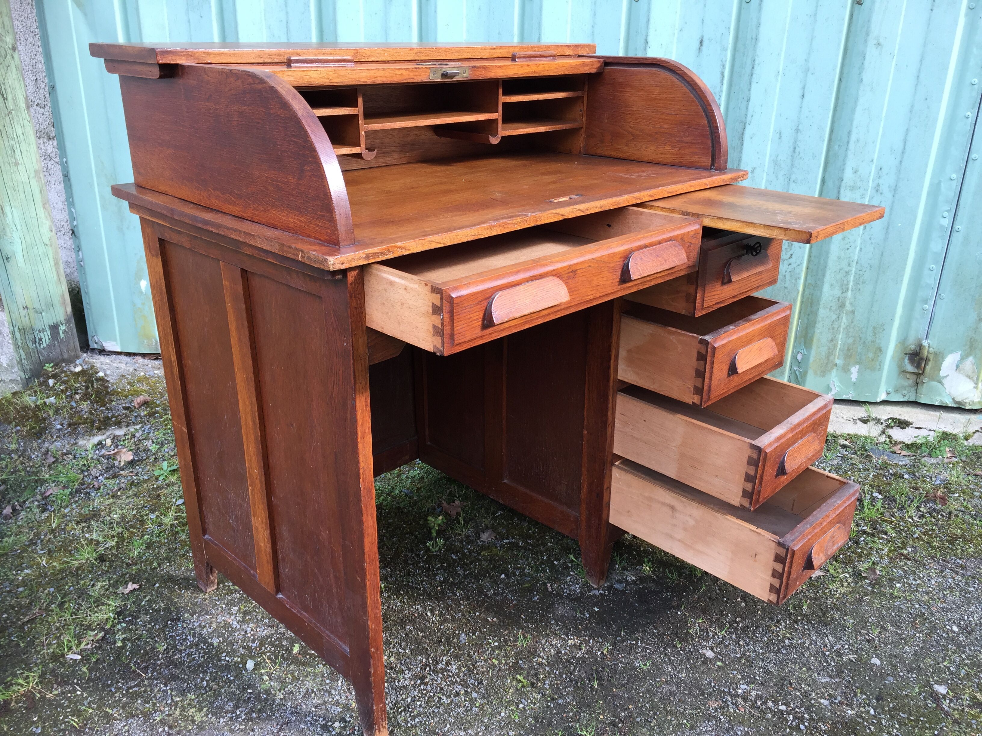 Vintage office called American office with oak curtain