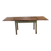 Extendable farm table