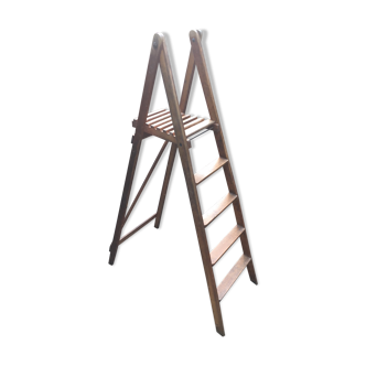 Escabeau en bois ancien