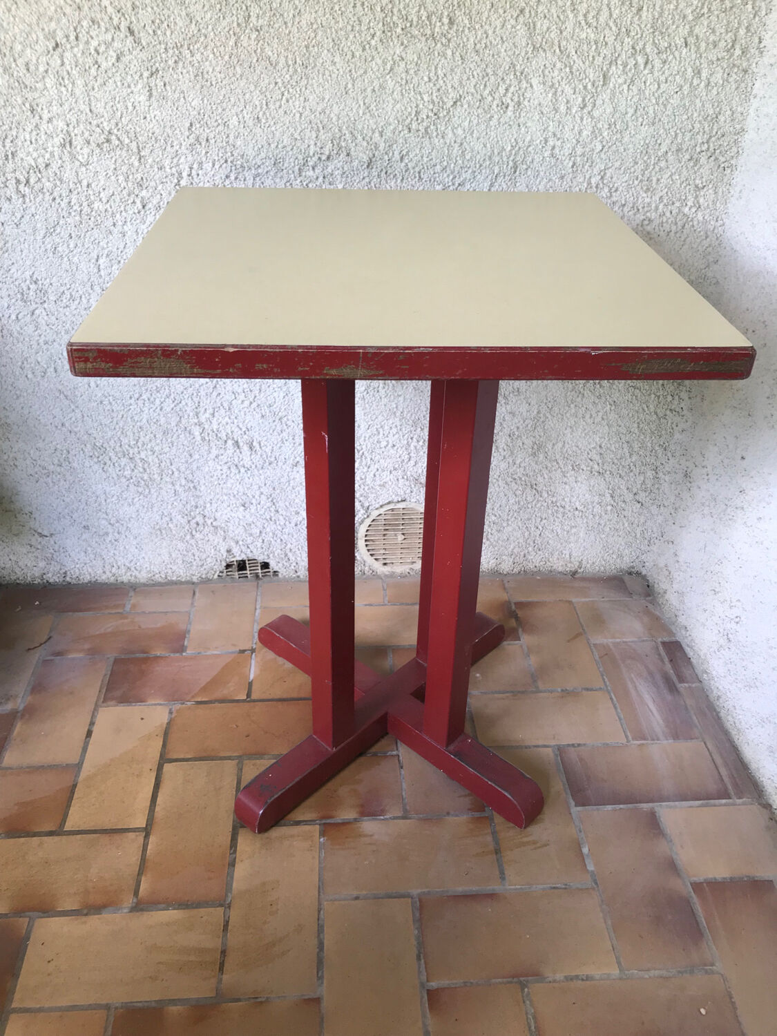Table bistrot