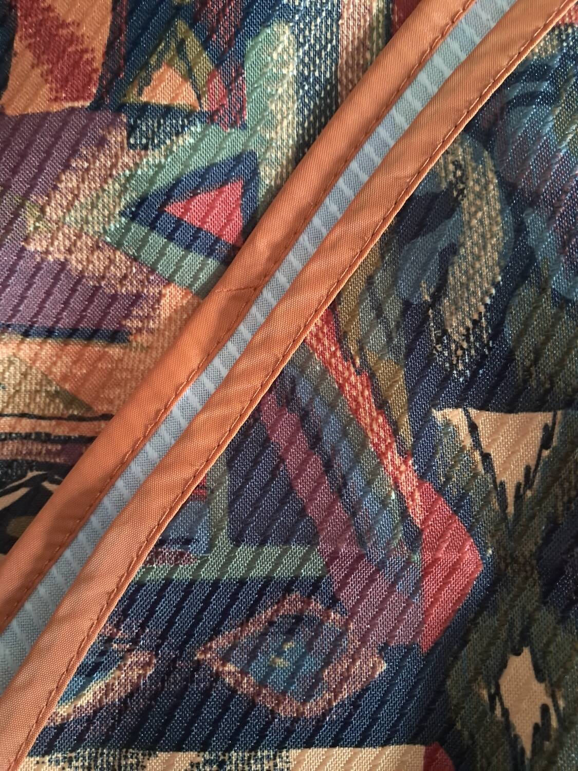 Oval tablecloth for 12 place settings