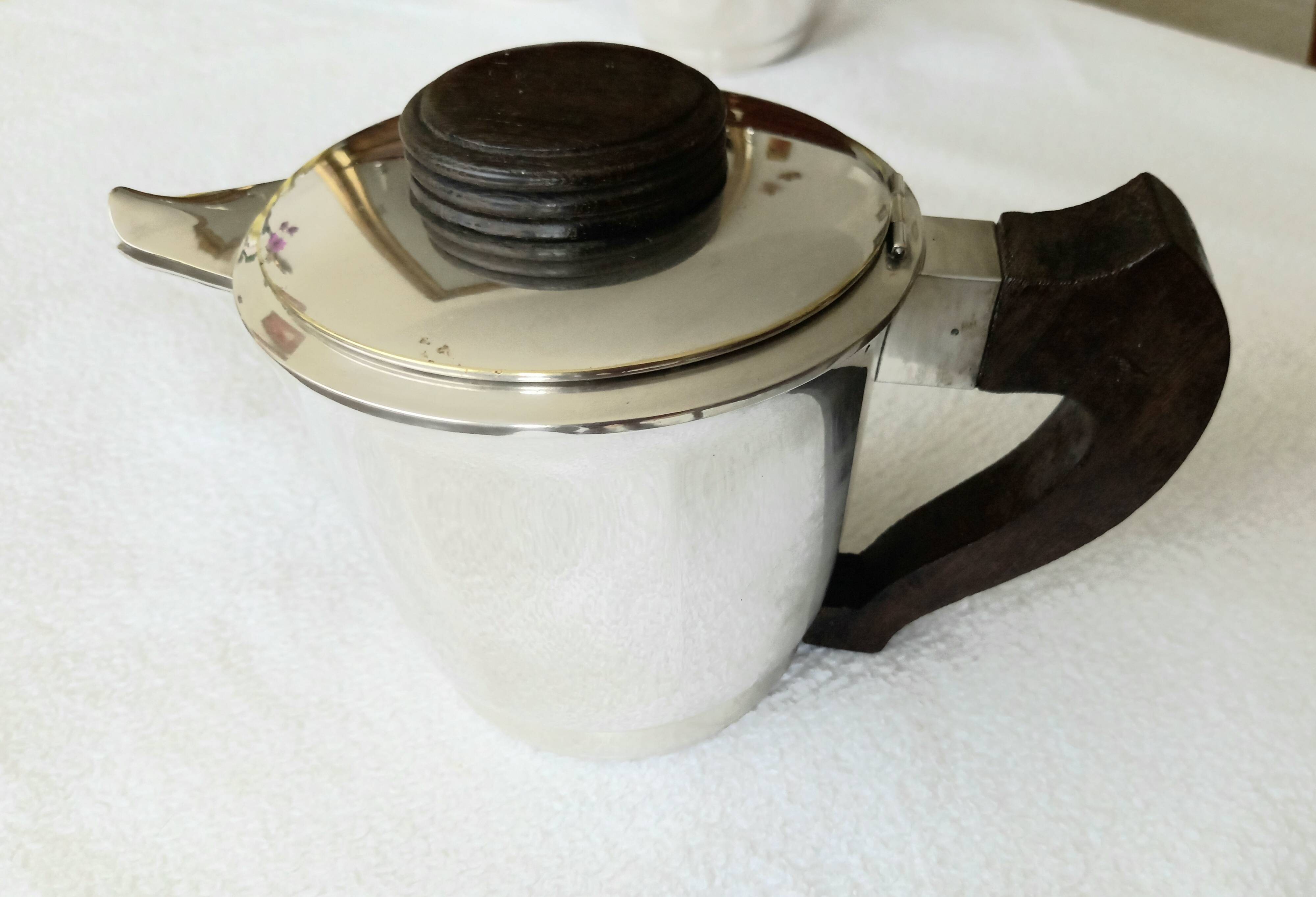 Art Deco coffee and tea service, silver-plated metal tray.