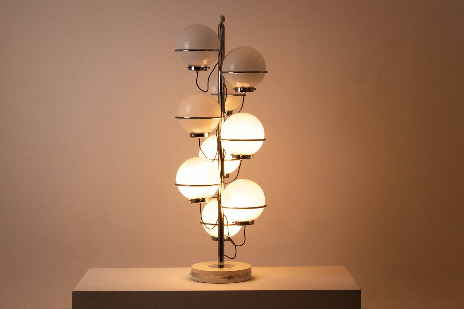 Nine-light floor lamp by Gino Sarfatti for Arteluce, 1960s.