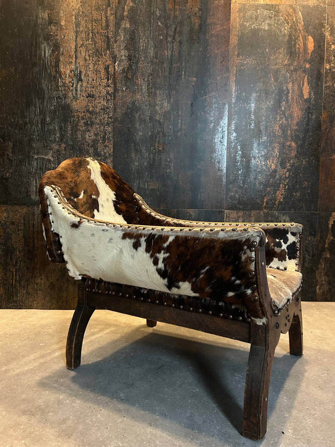 Chaise vintage en peau de vache